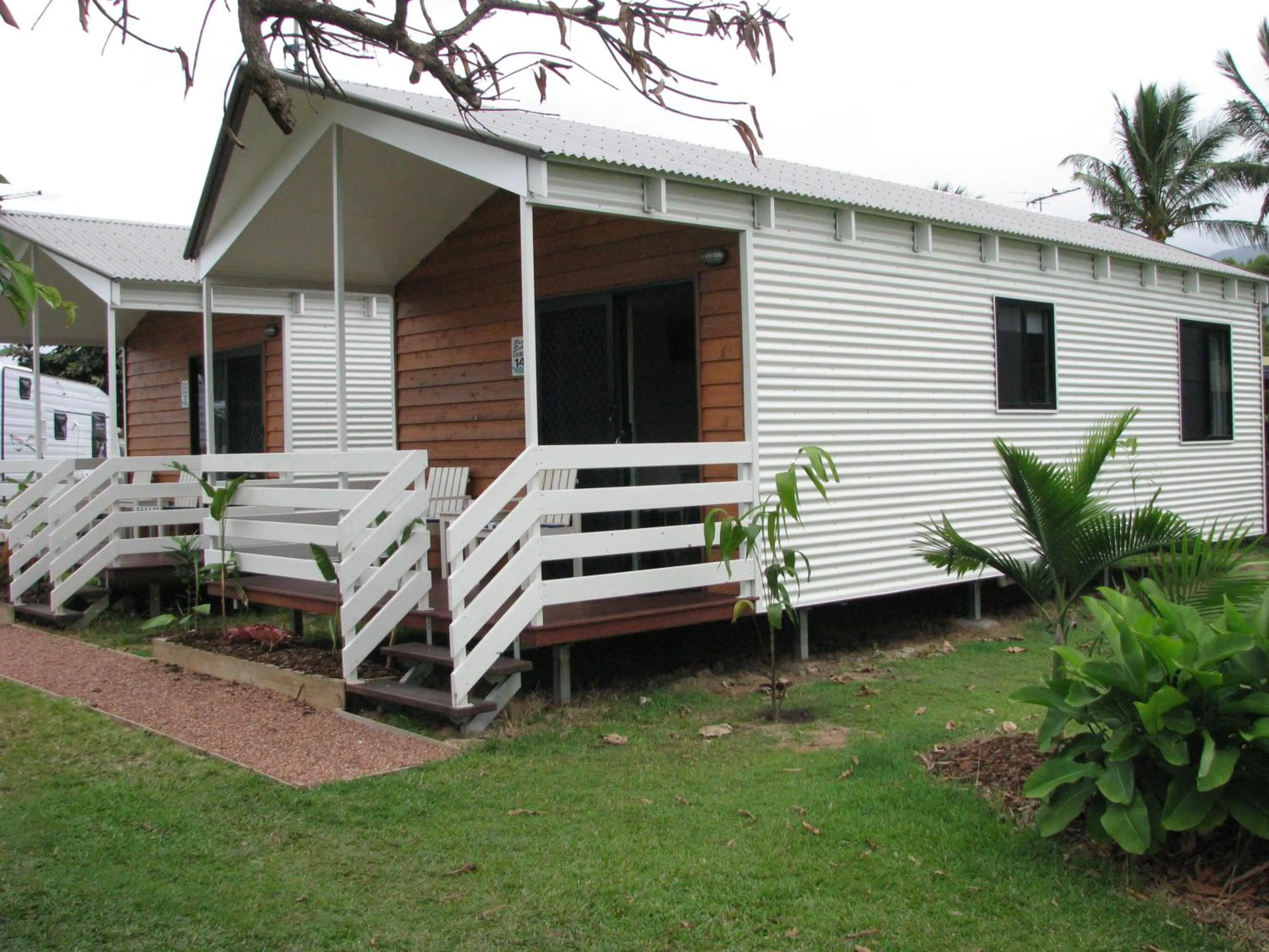 Facade/entrance in Cardwell Beachcomber Motel & Tourist Park