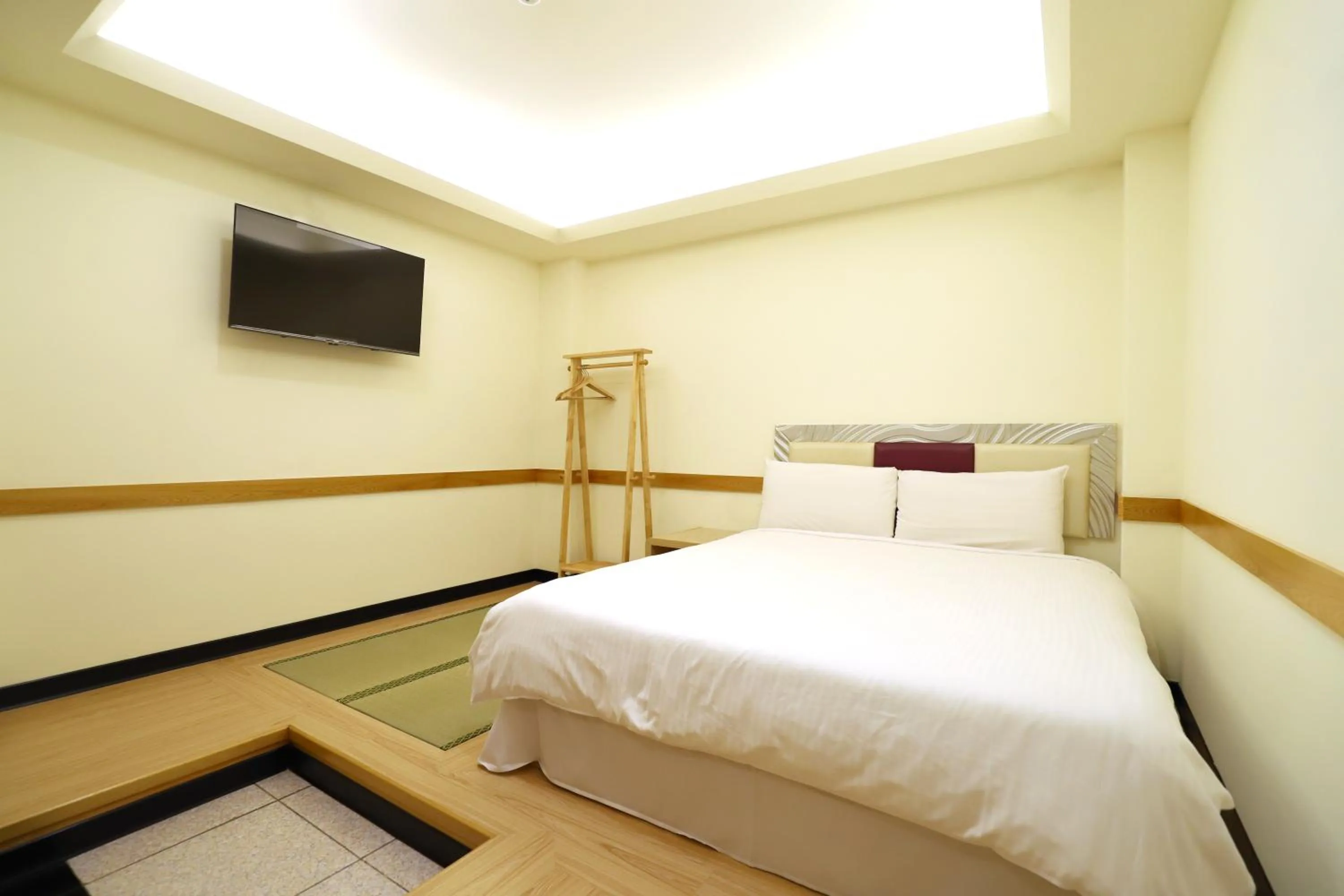 Bed in Gorgeous Hot Spring Resort