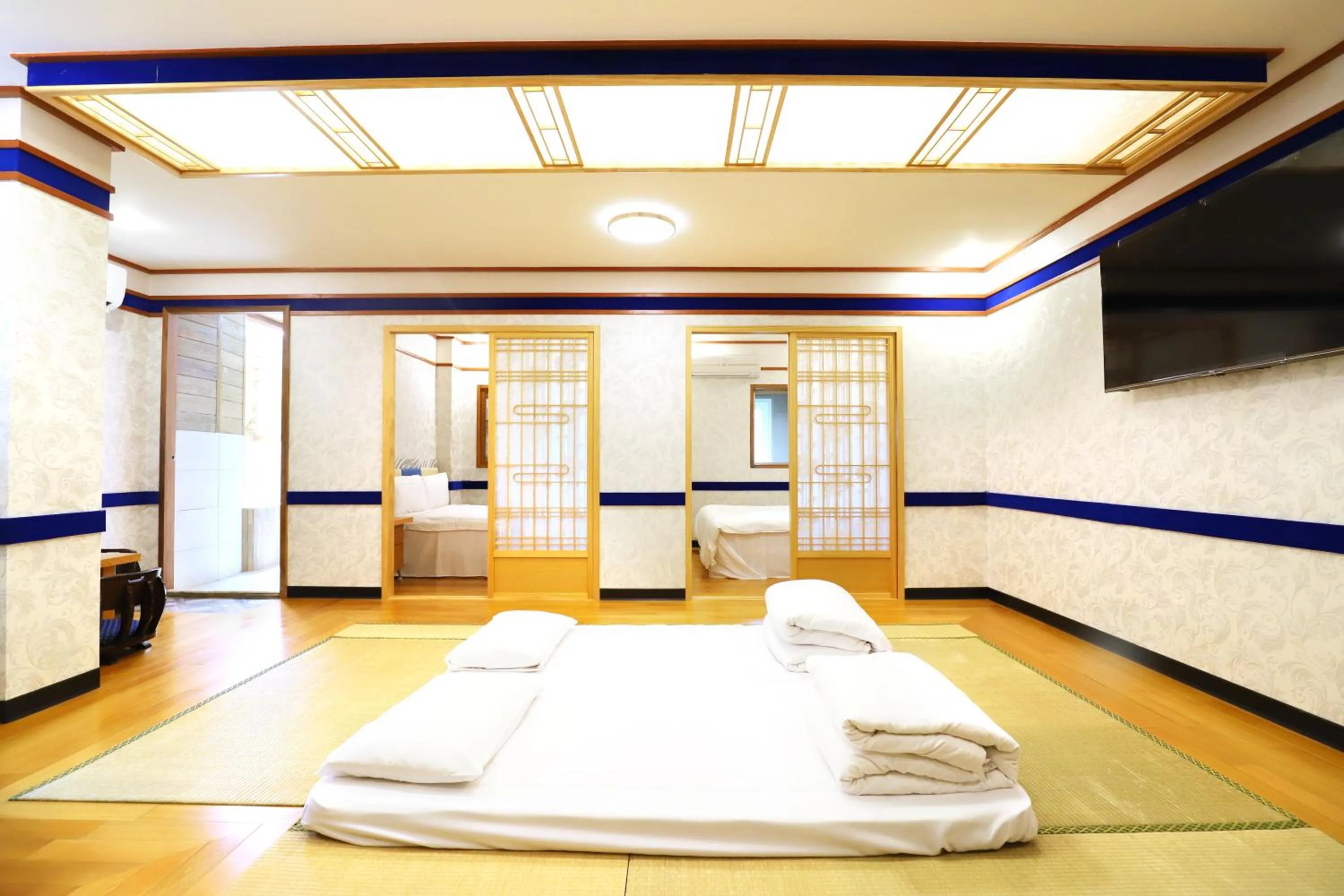 Bed in Gorgeous Hot Spring Resort