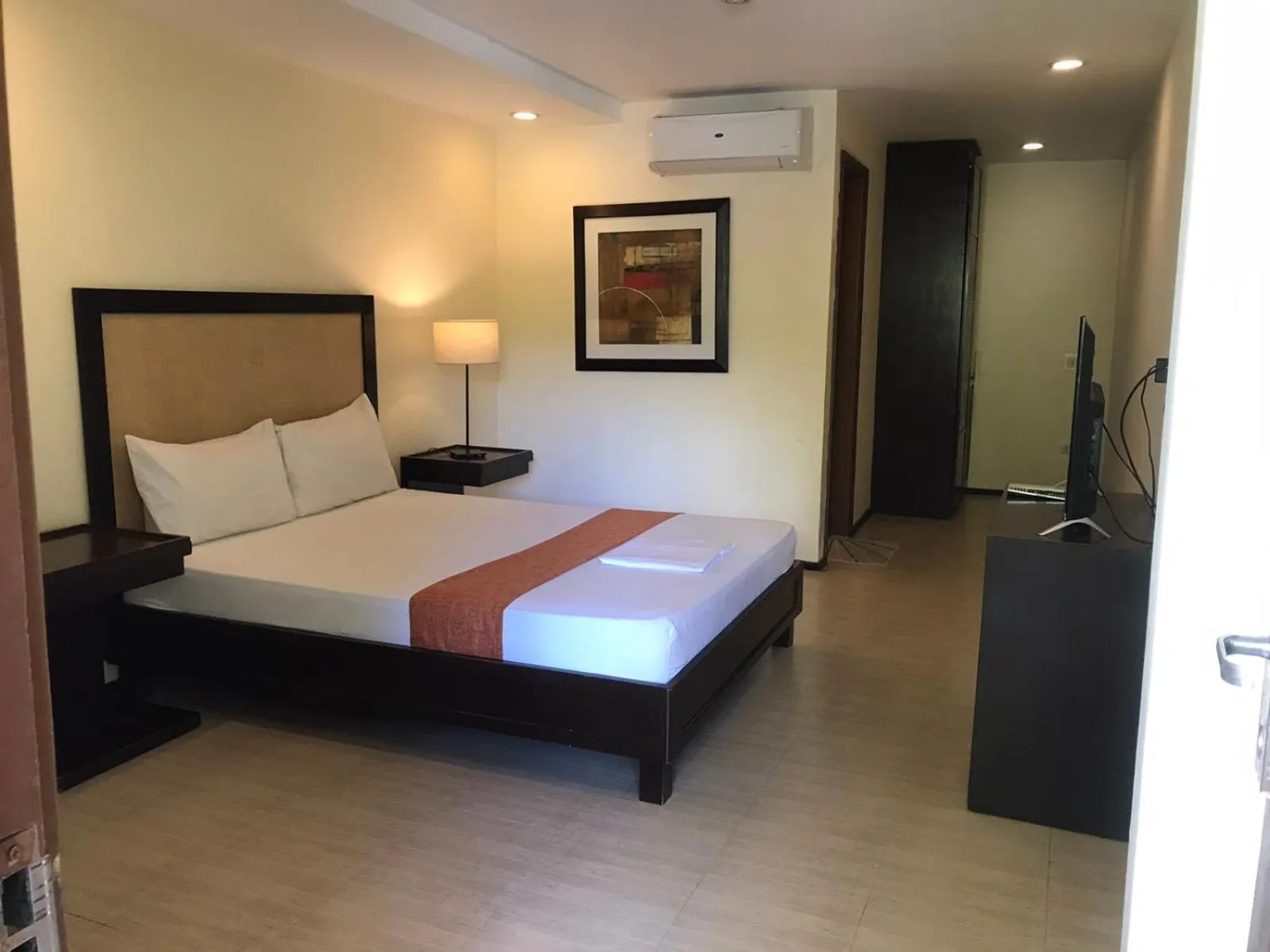 Bed in Subic Grand Seas Resort