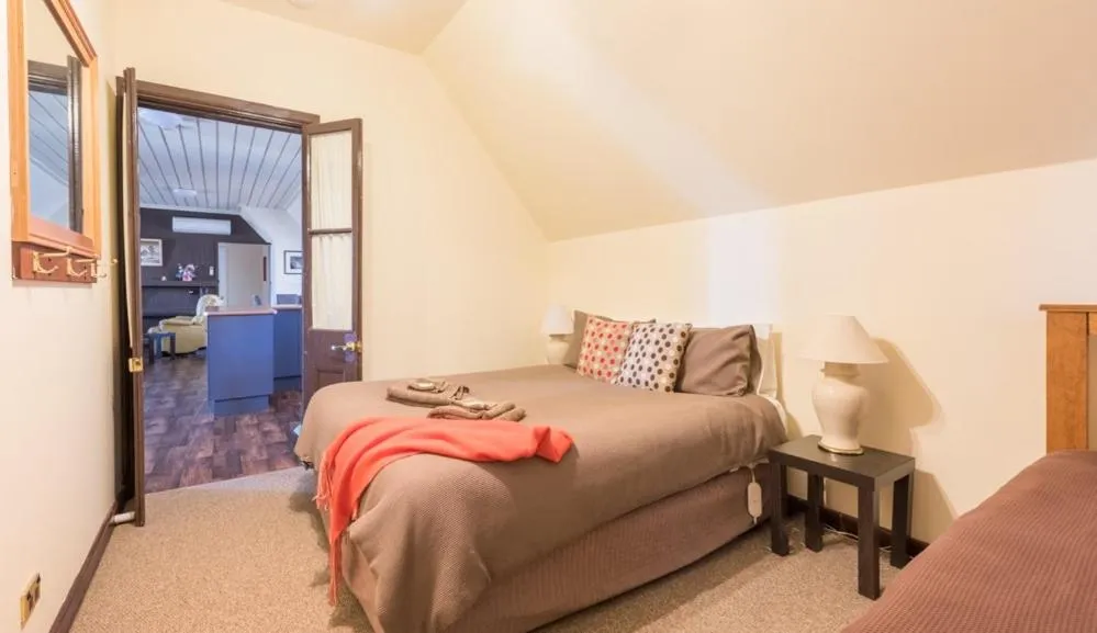 Bed in Gold Mine Guest House and Cafe