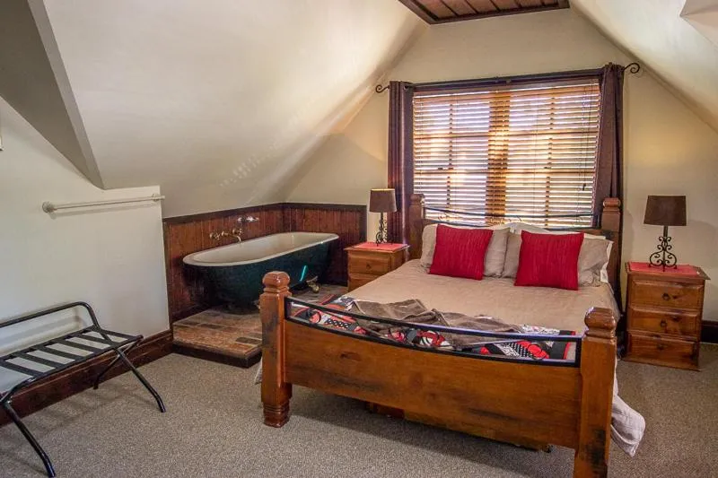 Gold Mine Guest House and Cafe