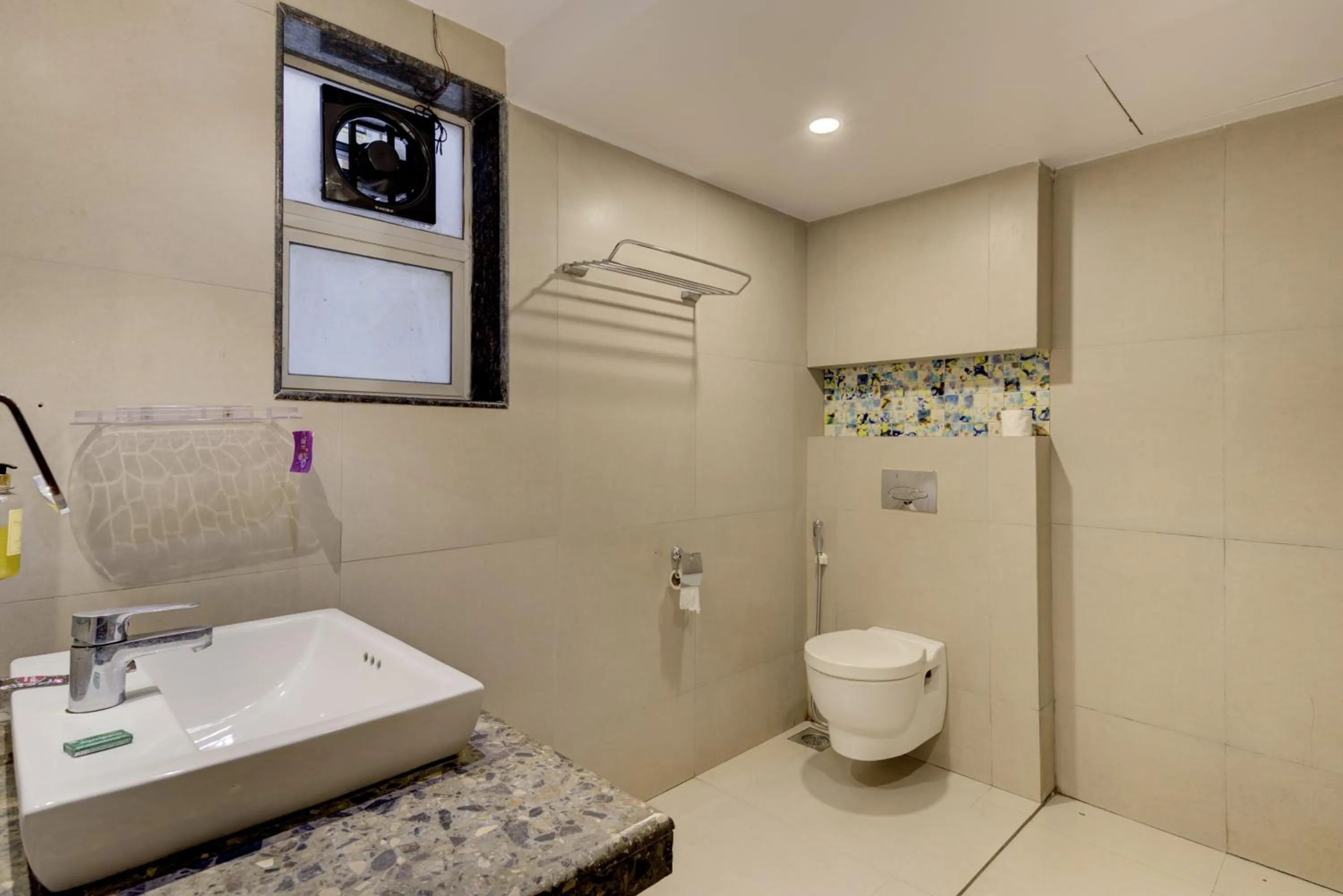 Toilet in Eternal wave by HappyInch