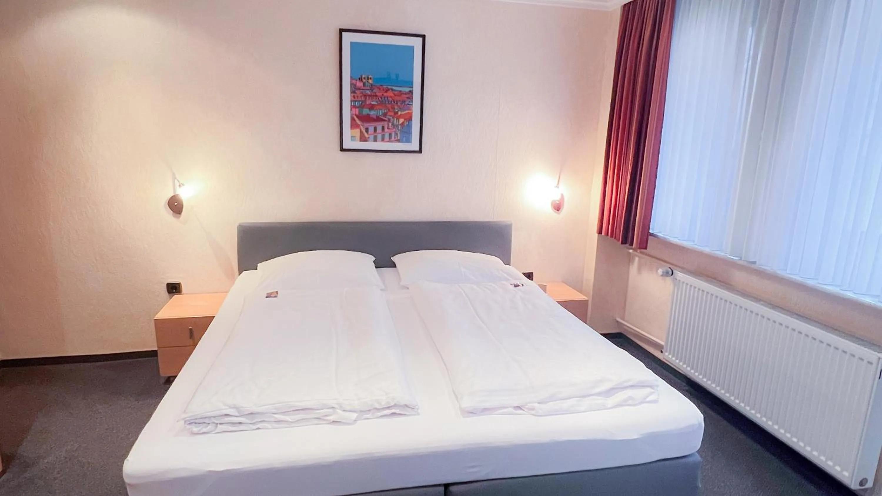 Bedroom, Bed in Hotel zur Loreley - Garni