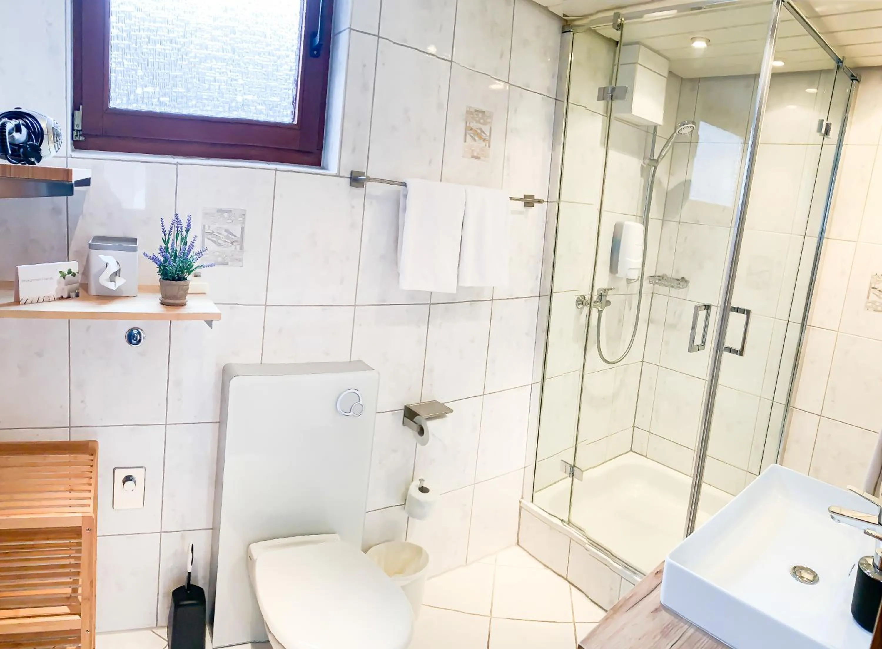 Bathroom in Hotel zur Loreley - Garni