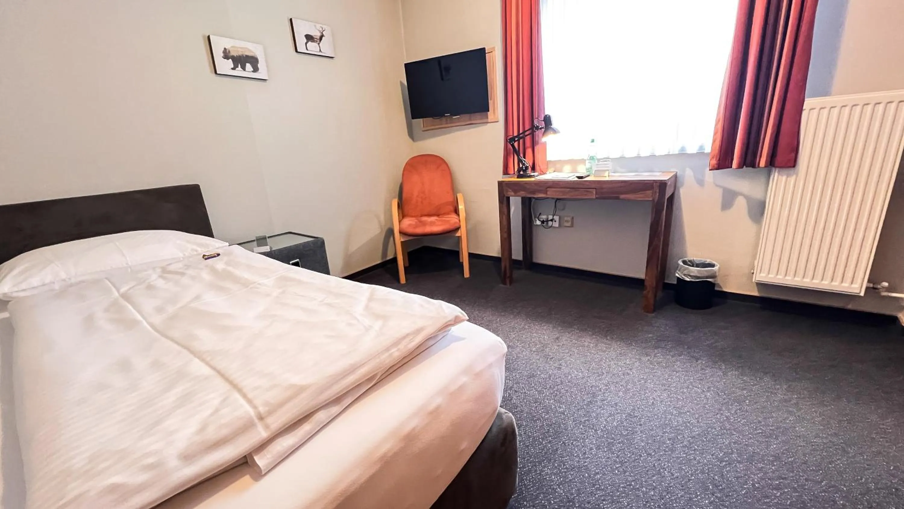 Bed in Hotel zur Loreley - Garni