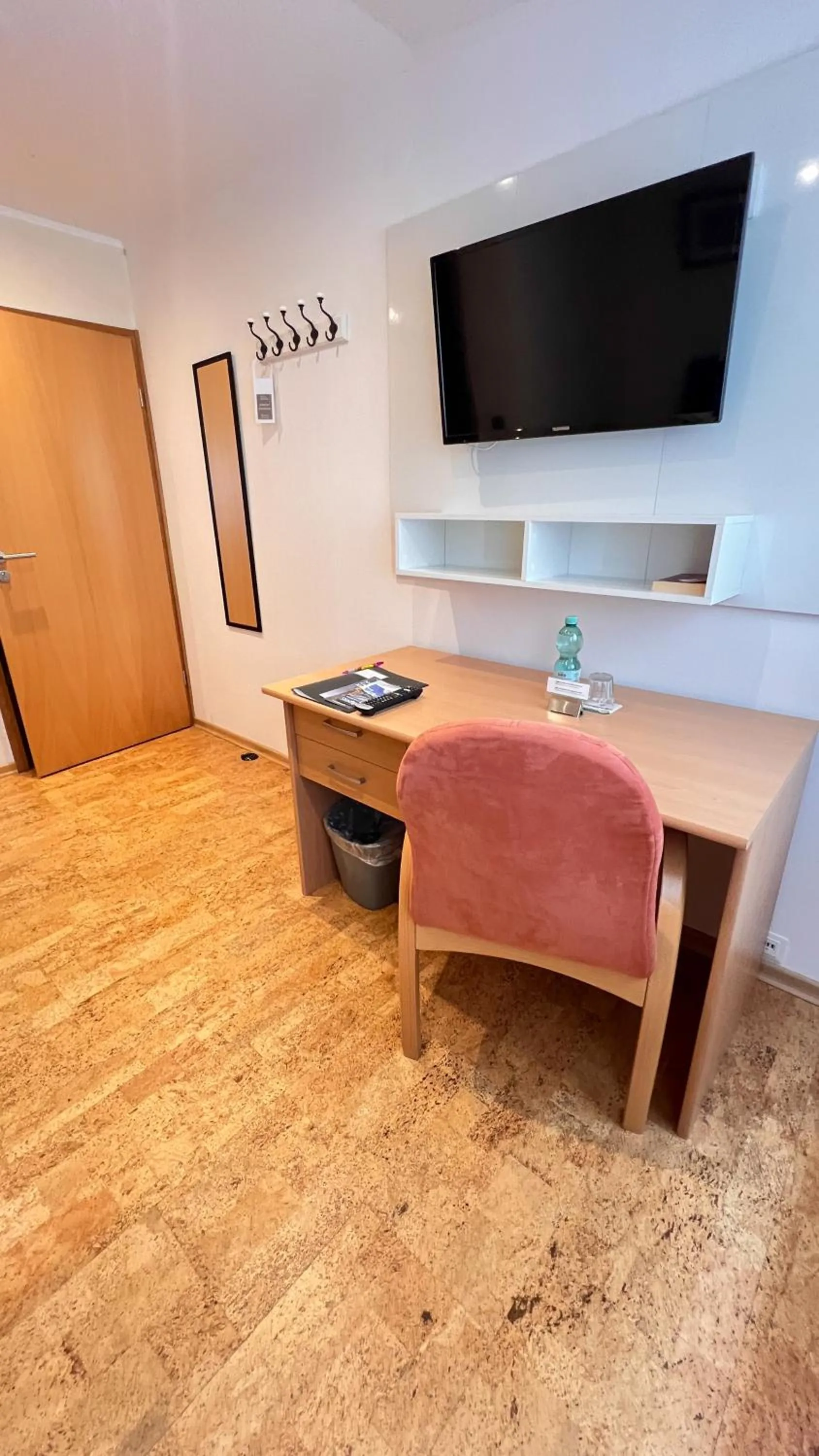 Bedroom in Hotel zur Loreley - Garni