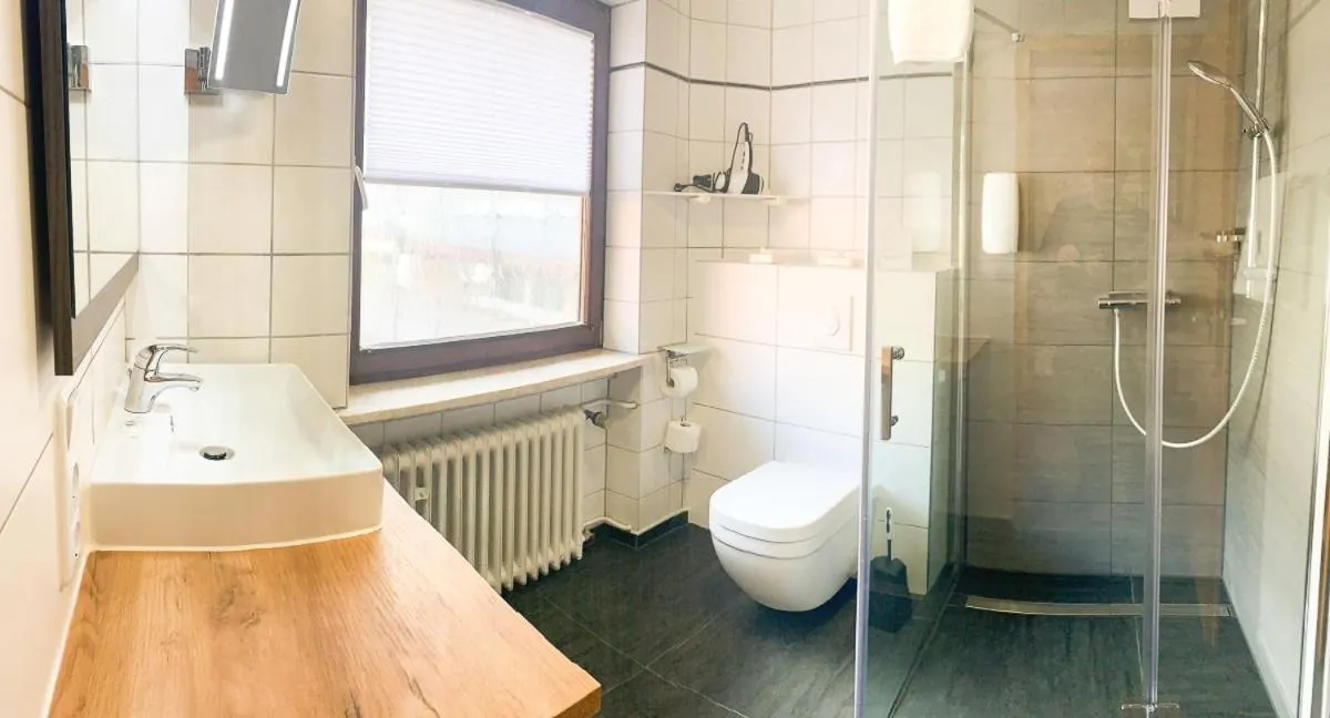 Bathroom in Hotel zur Loreley - Garni