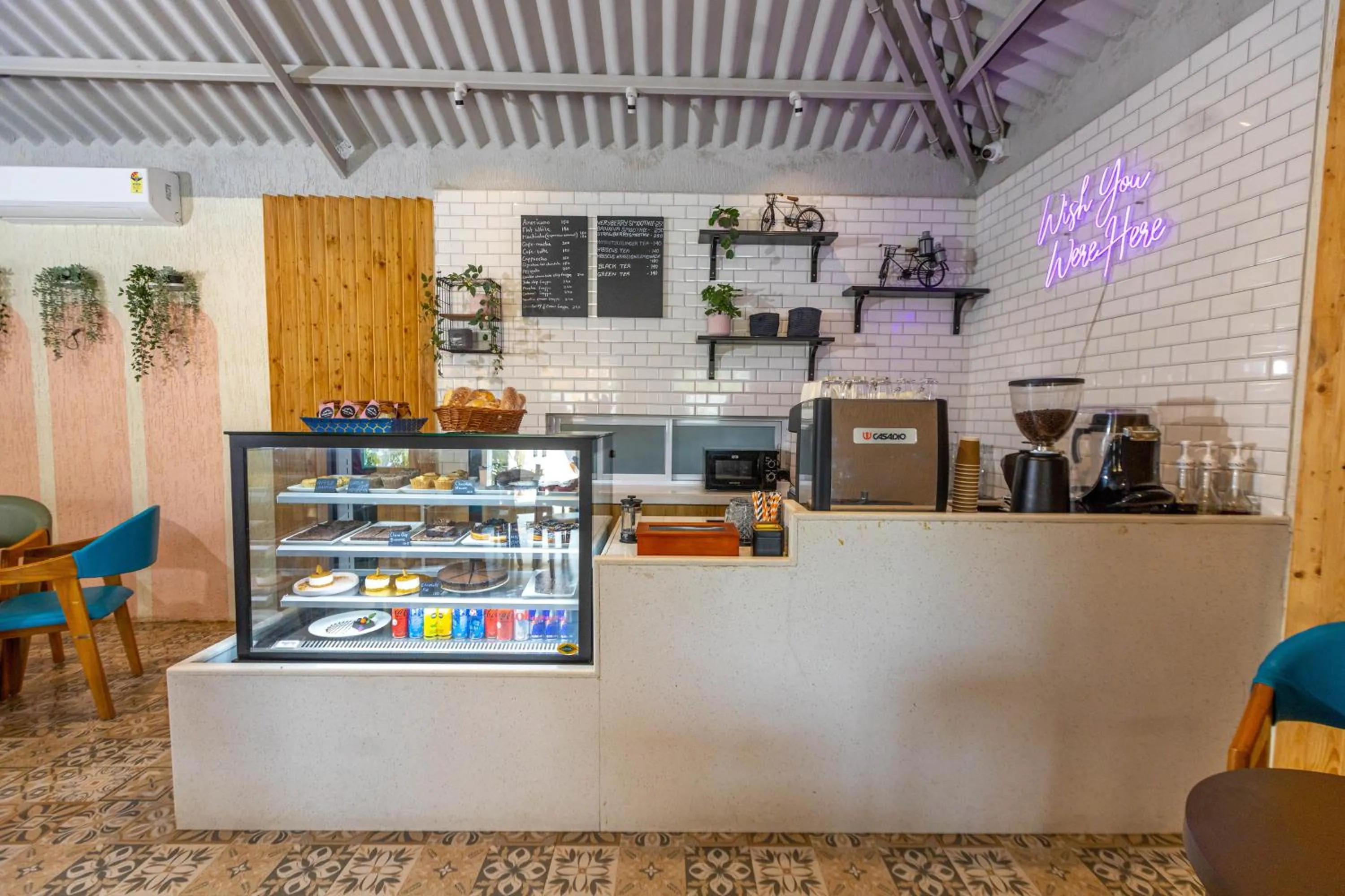 Restaurant/places to eat in Pushp Vatika Resort & Lawns