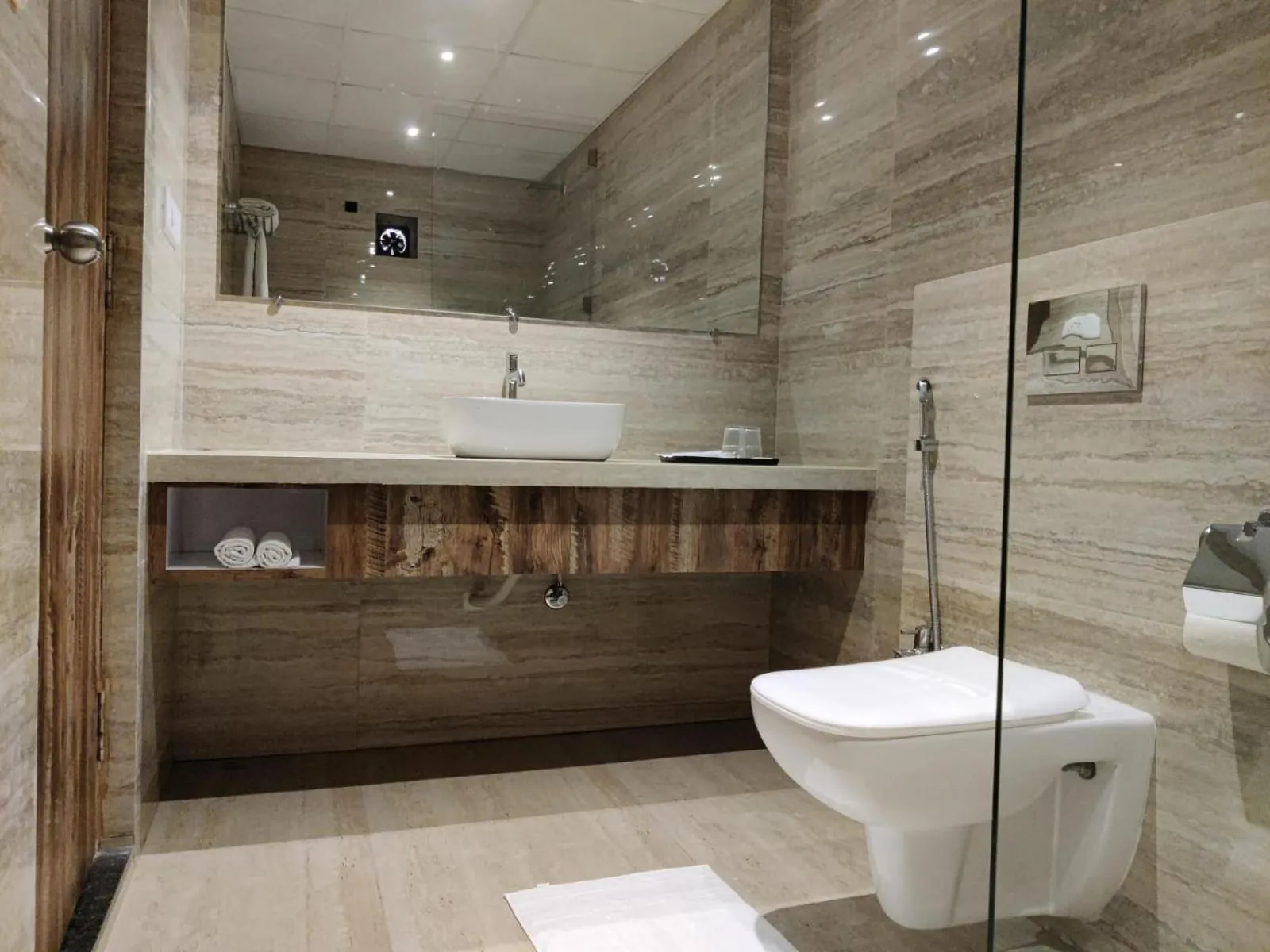 Bathroom in Pushp Vatika Resort & Lawns