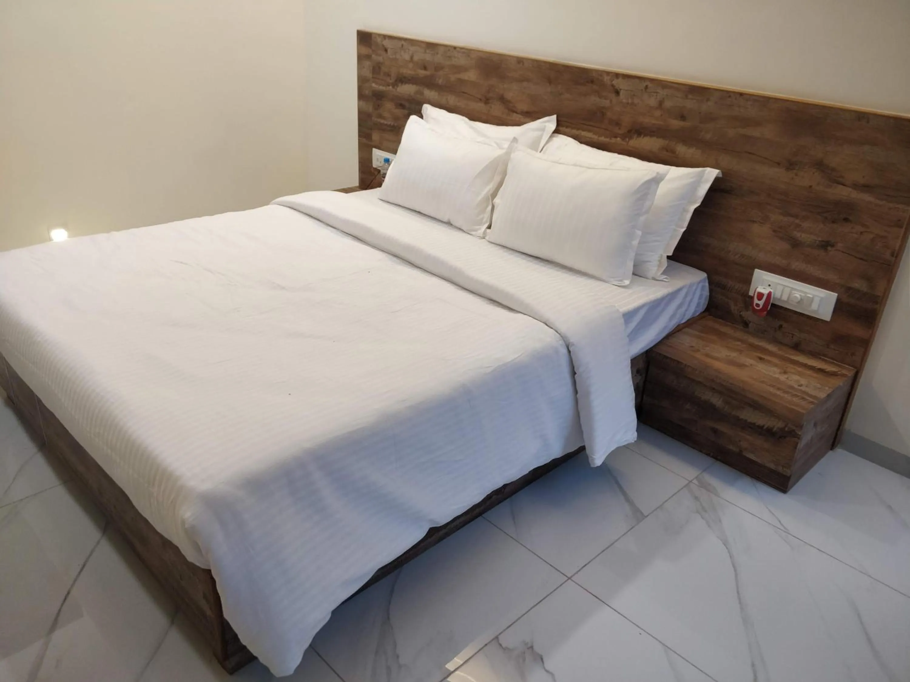 Bed in Pushp Vatika Resort & Lawns