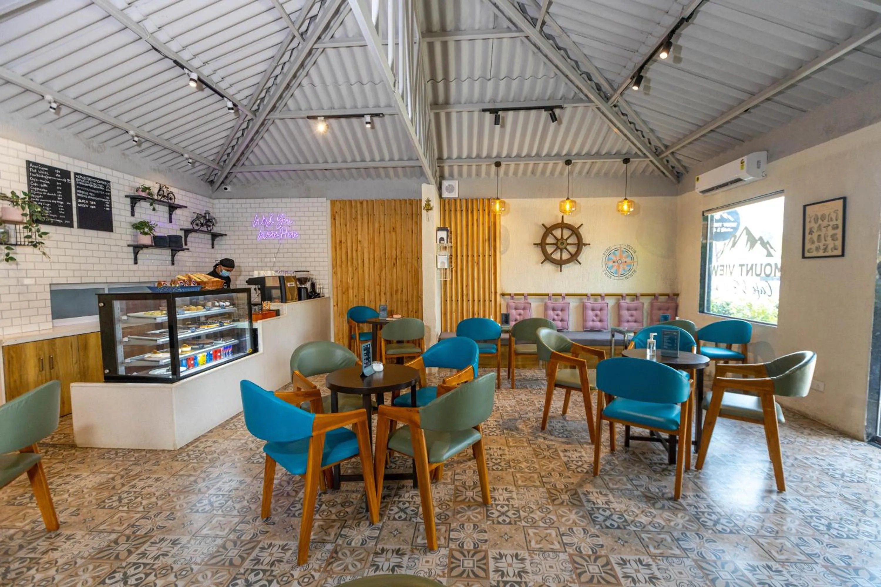 Restaurant/places to eat in Pushp Vatika Resort & Lawns