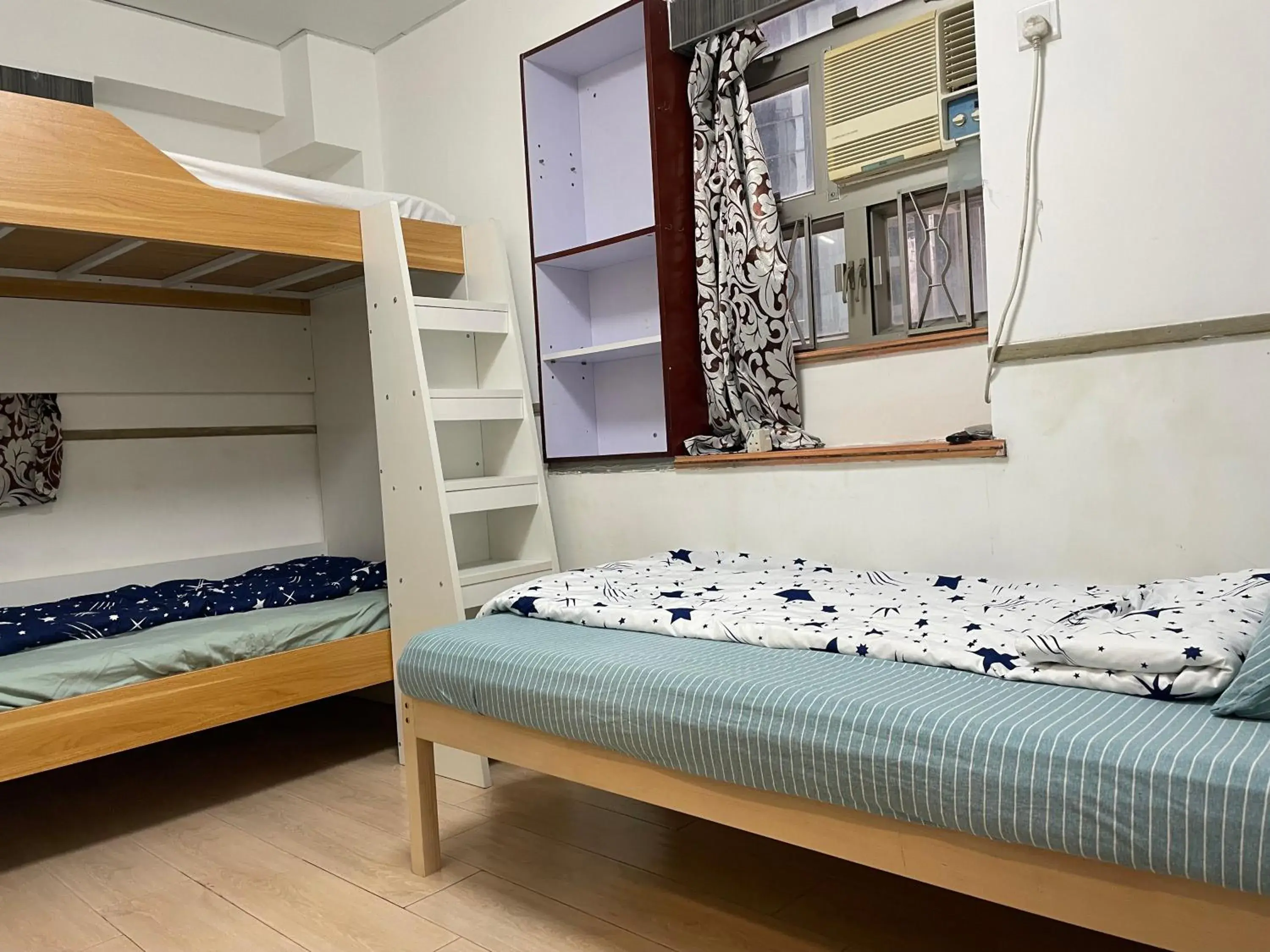 Triple Room with Bathroom in Majestic 7 Guesthouse (formerly KAT Hotel) Triple Room with Bathroom in Majestic 7 Guesthouse (formerly KAT Hotel)