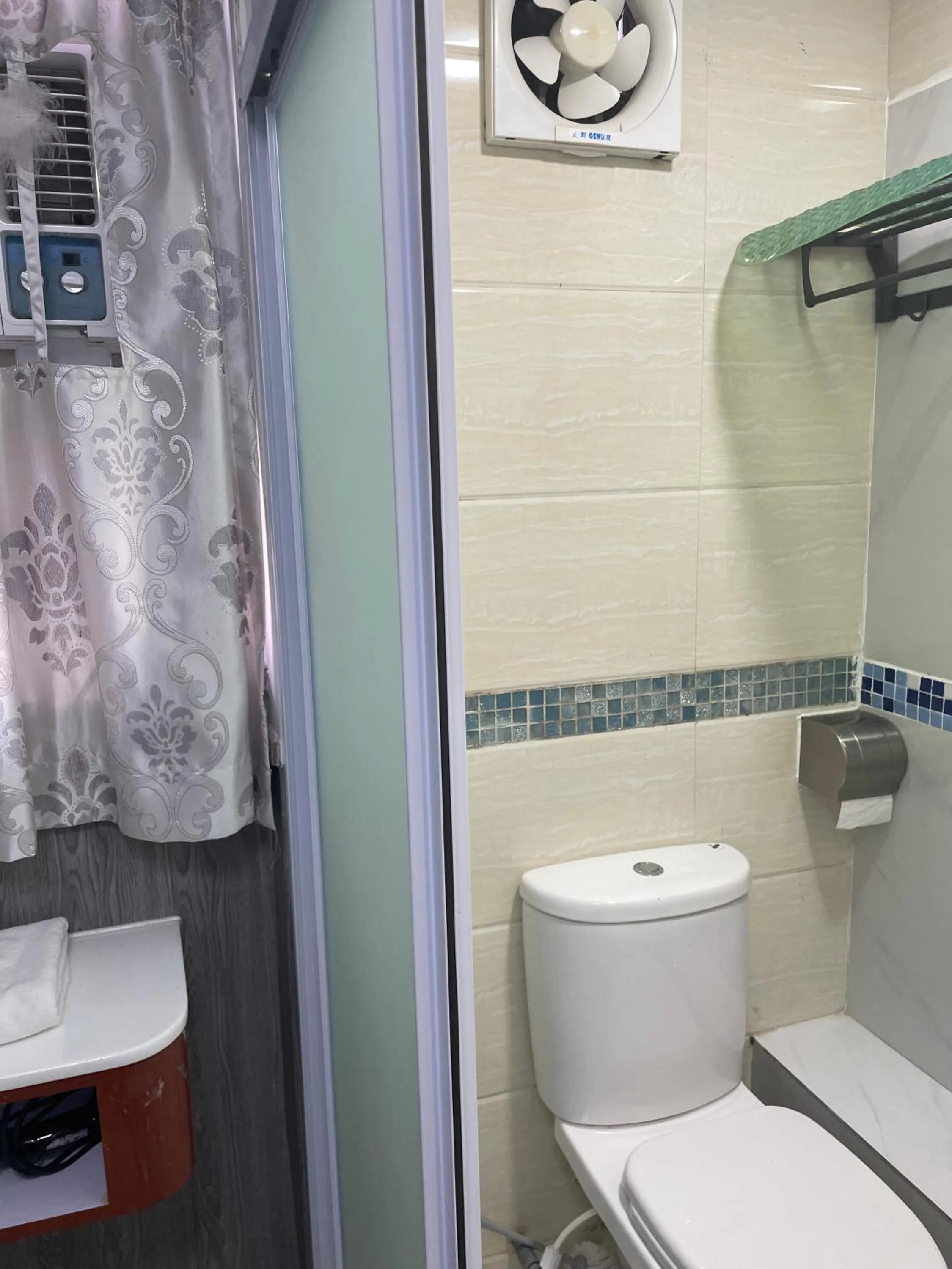 Majestic 7 Guesthouse (formerly KAT Hotel)