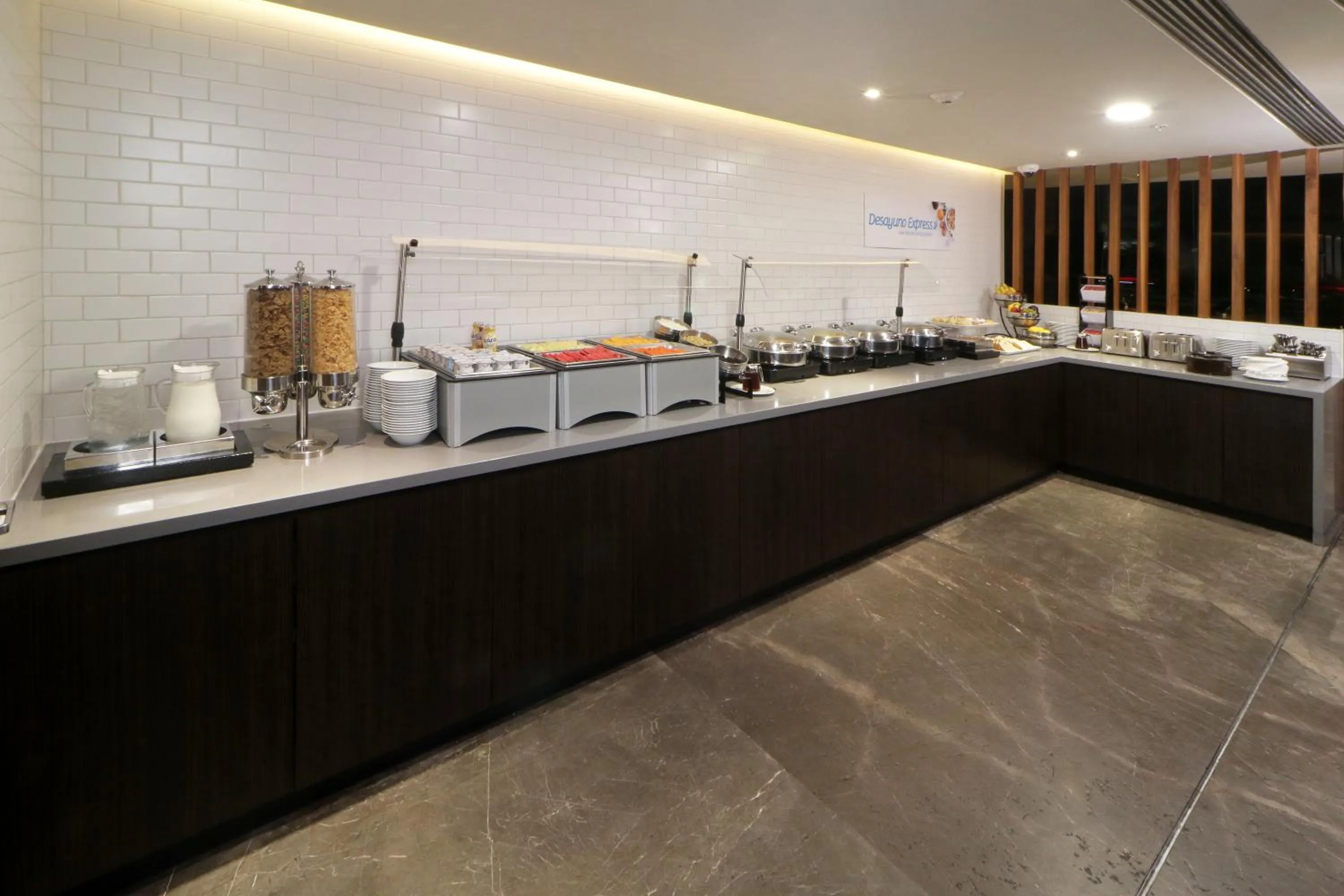 Continental breakfast in Holiday Inn Express & Suites Monterrey Valle by IHG