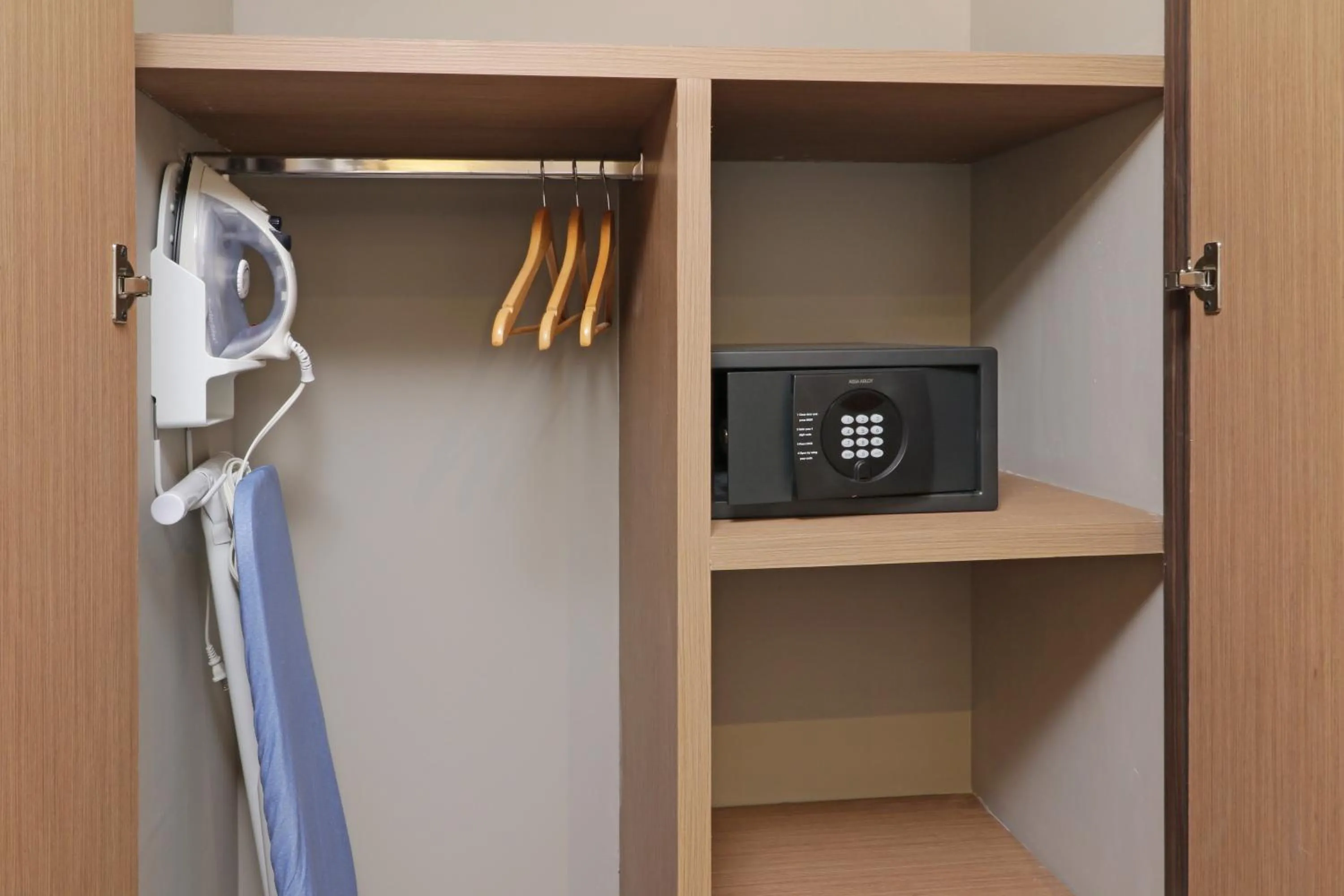 Bedroom in Holiday Inn Express & Suites Monterrey Valle by IHG