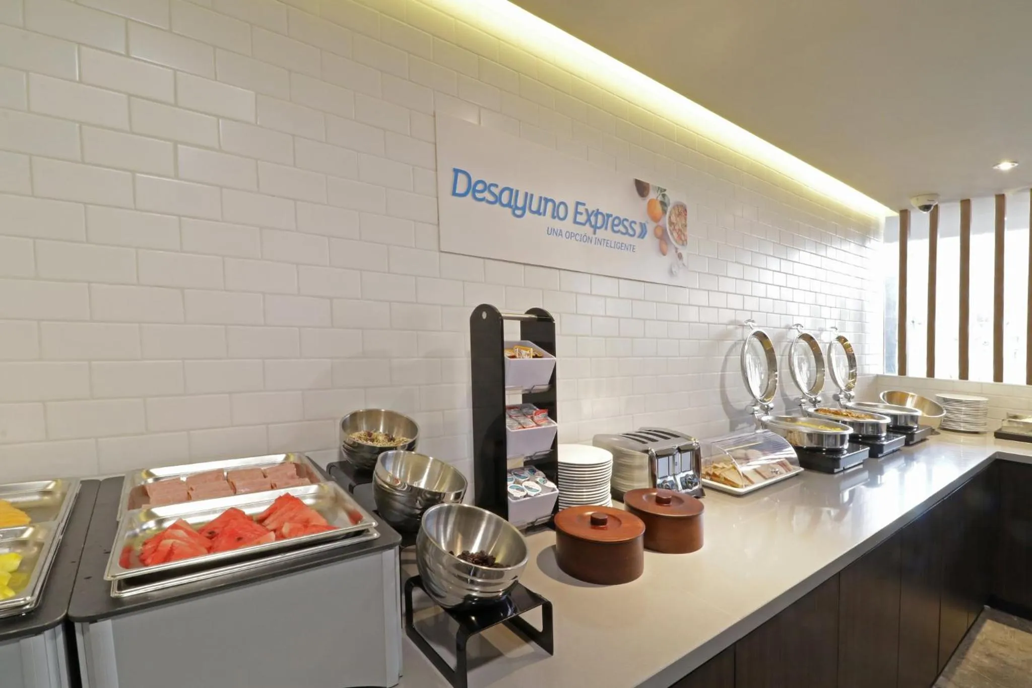 Breakfast in Holiday Inn Express & Suites Monterrey Valle by IHG