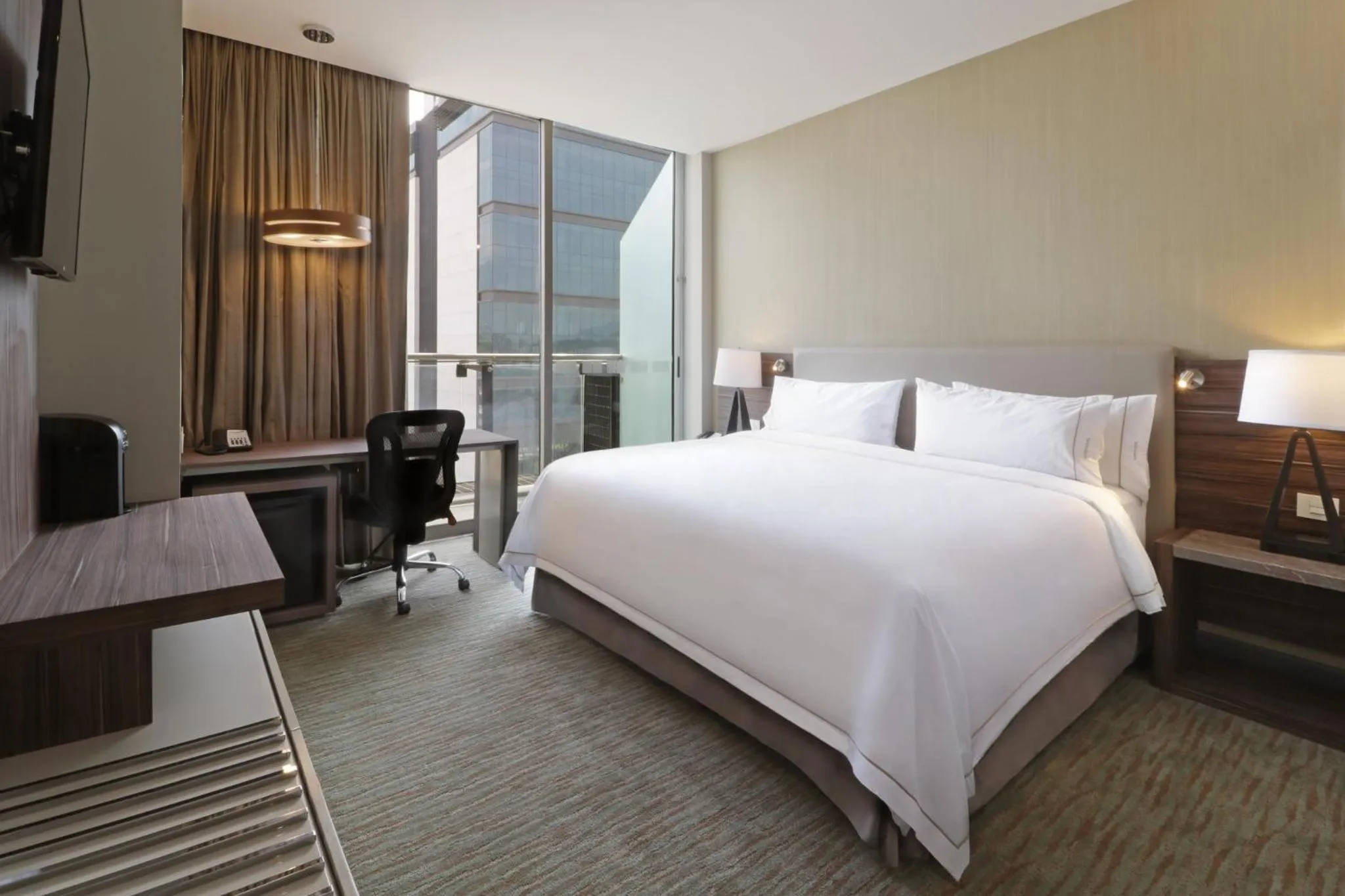 Photo of the whole room, Bed in Holiday Inn Express & Suites Monterrey Valle by IHG