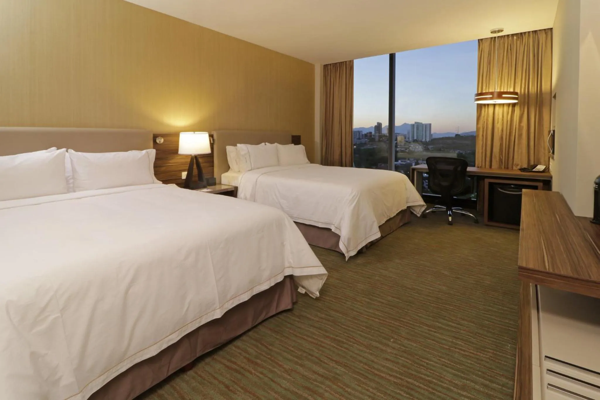 Photo of the whole room, Bed in Holiday Inn Express & Suites Monterrey Valle by IHG