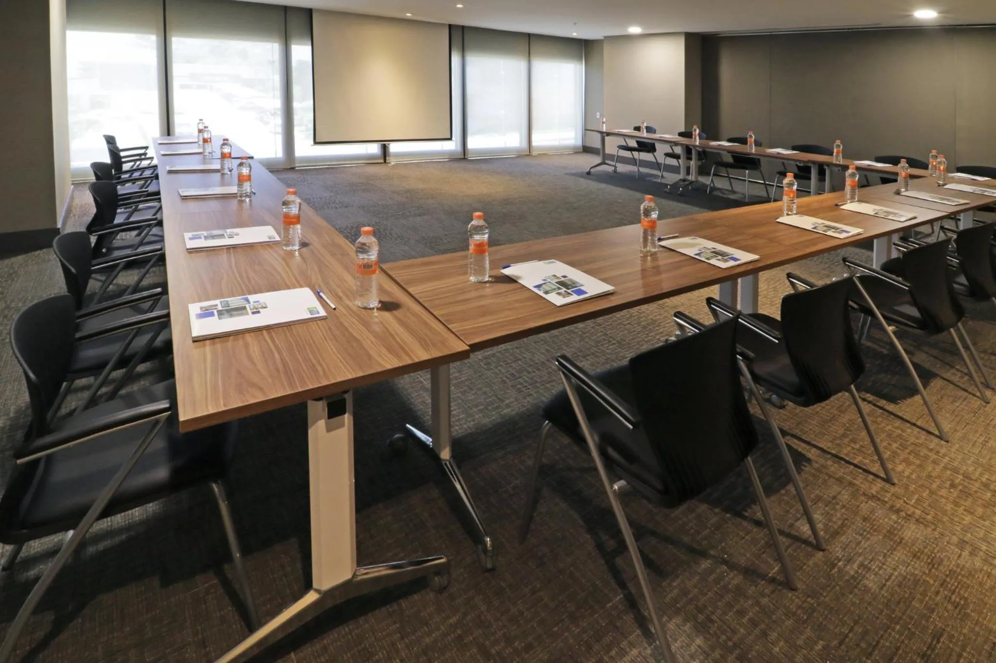 Meeting/conference room in Holiday Inn Express & Suites Monterrey Valle by IHG