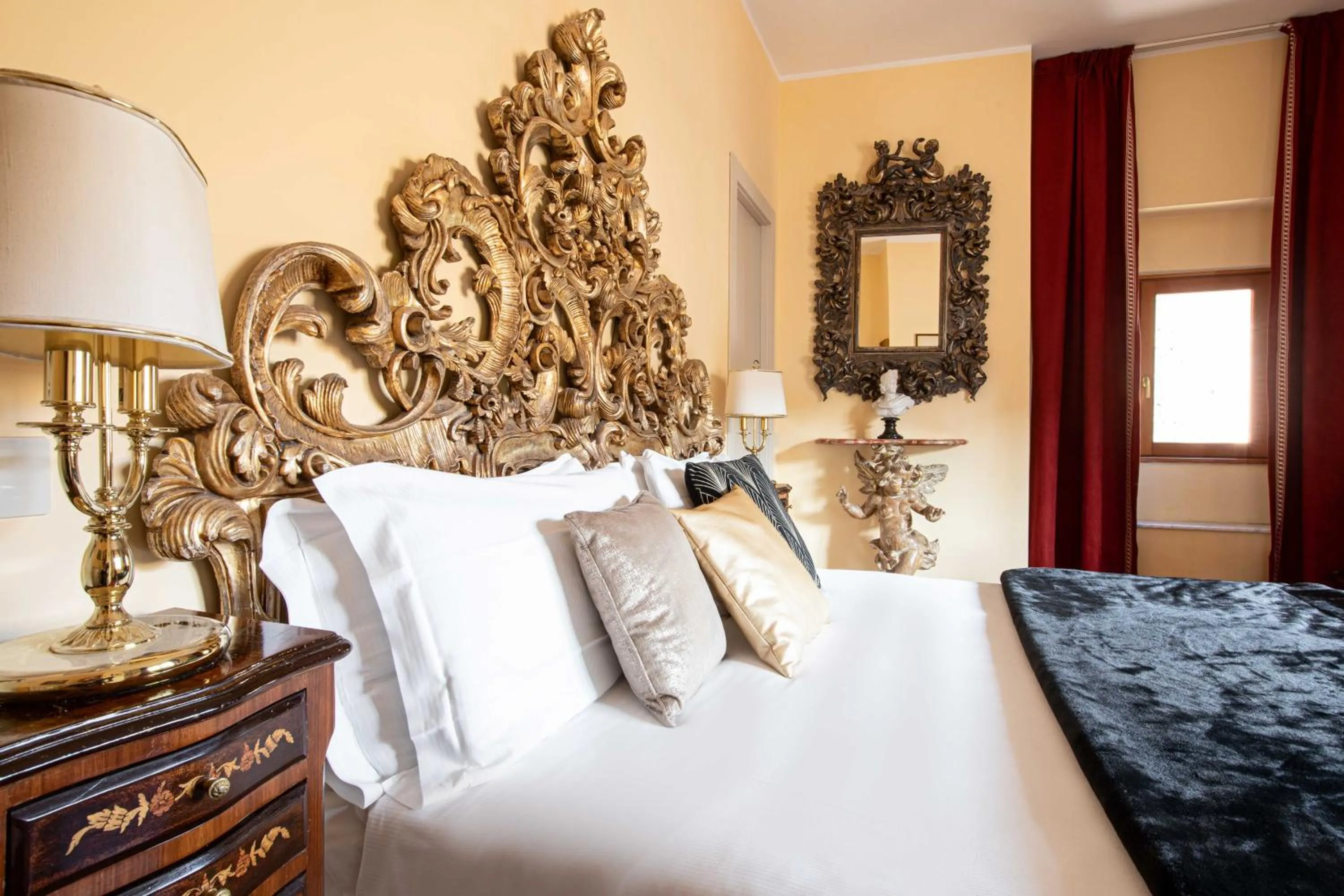 Bed in Il Monastero Collection