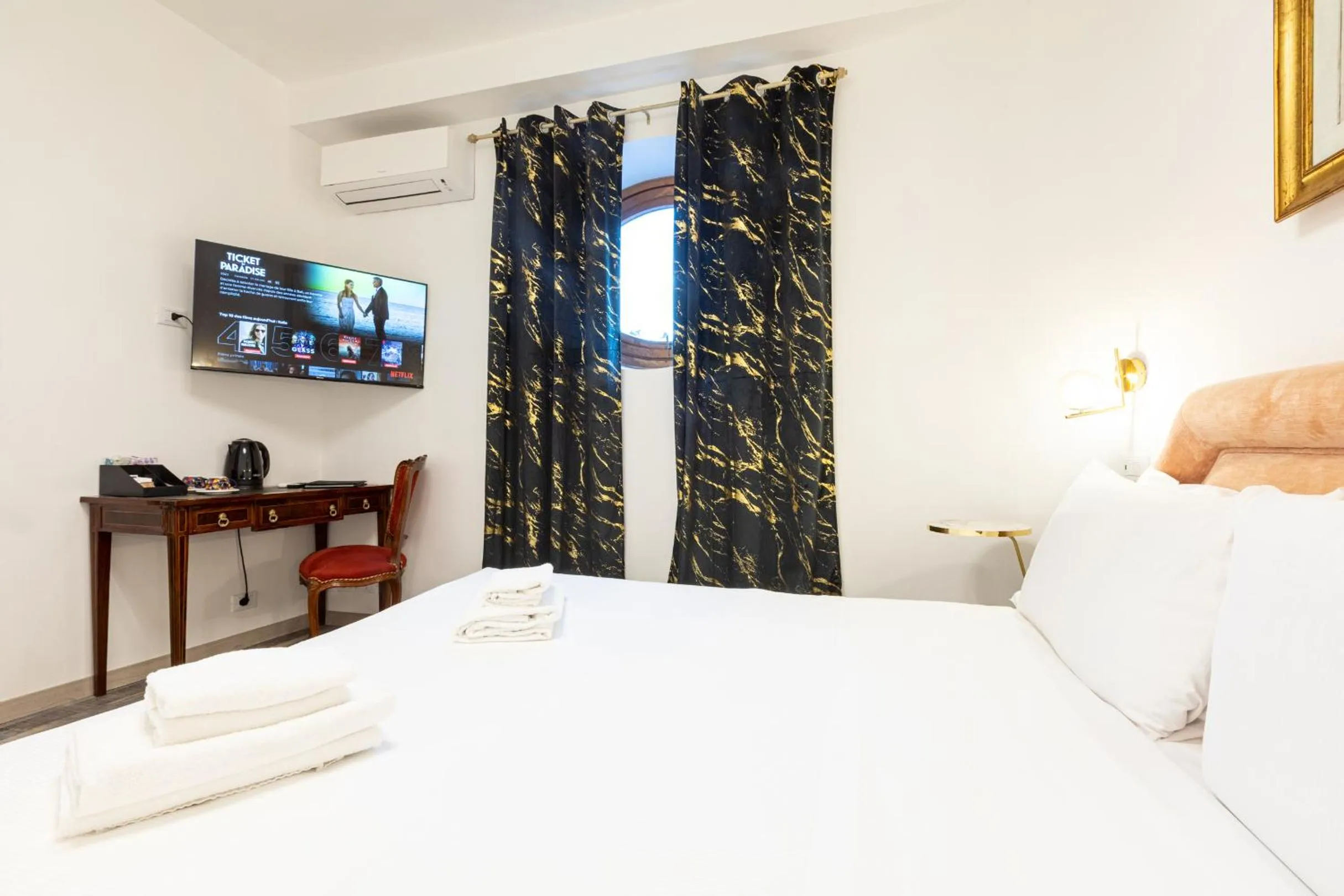 Bed in Il Monastero Collection