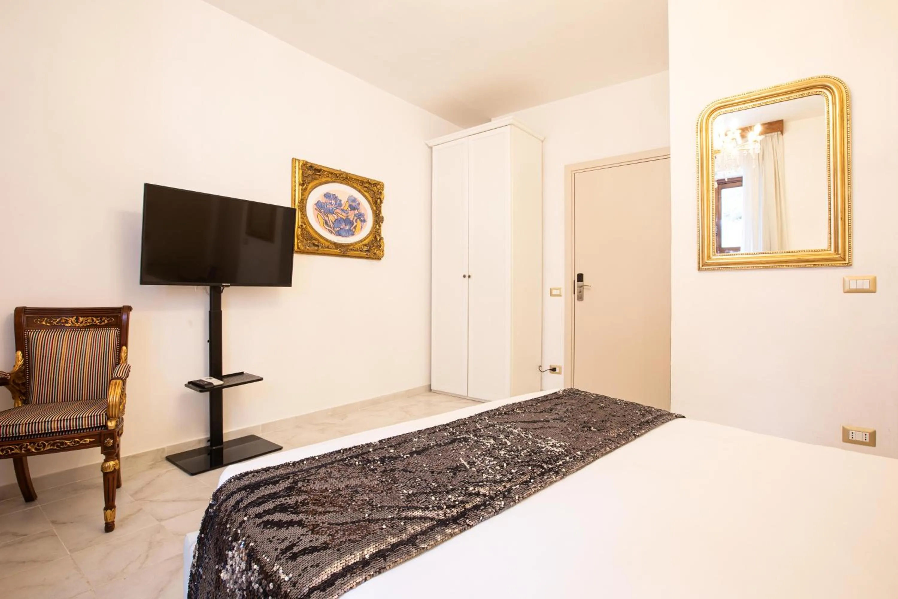 Bed in Il Monastero Collection