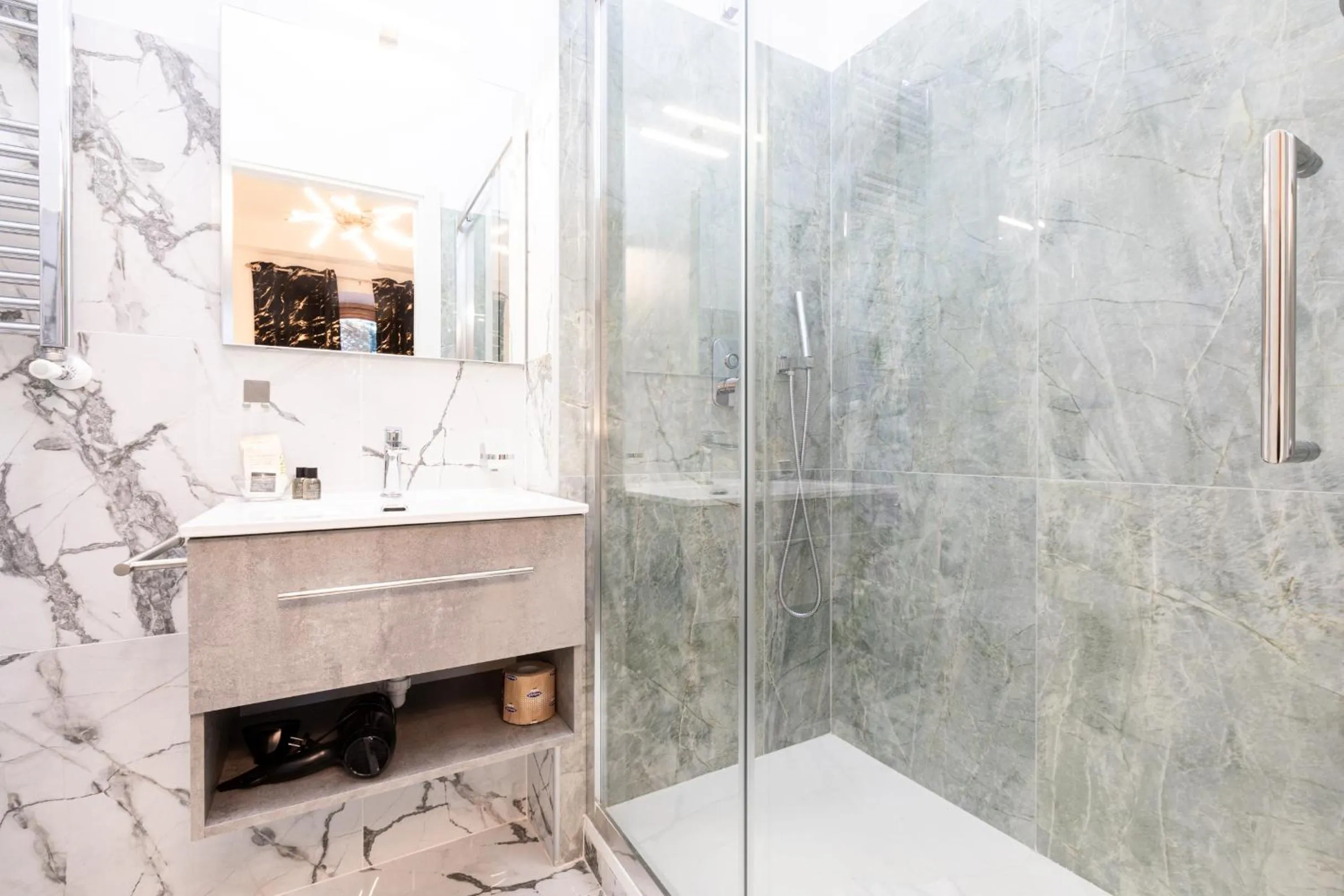 Shower in Il Monastero Collection