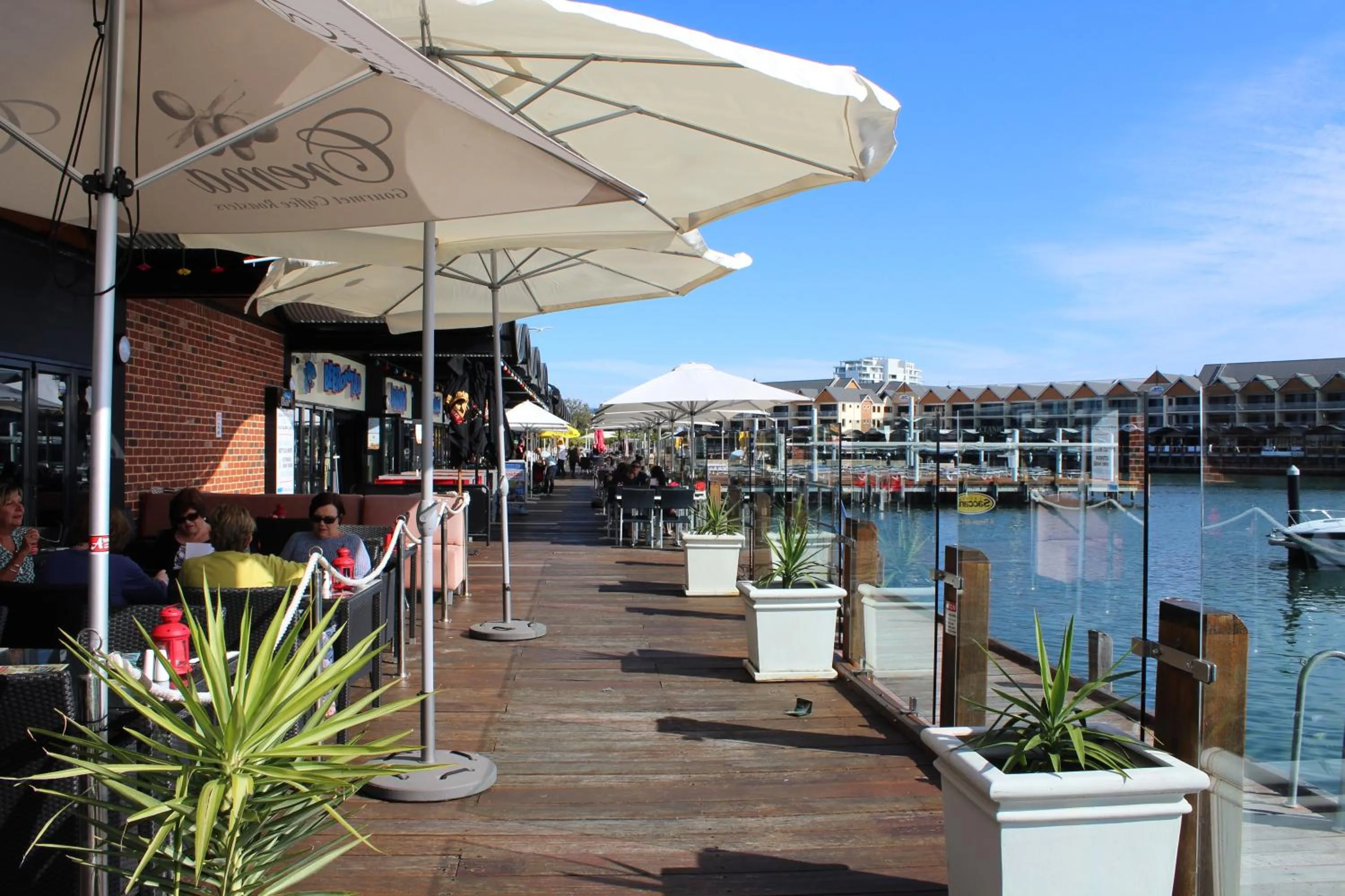 Restaurant/places to eat in Mandurah Ocean Marina Chalets