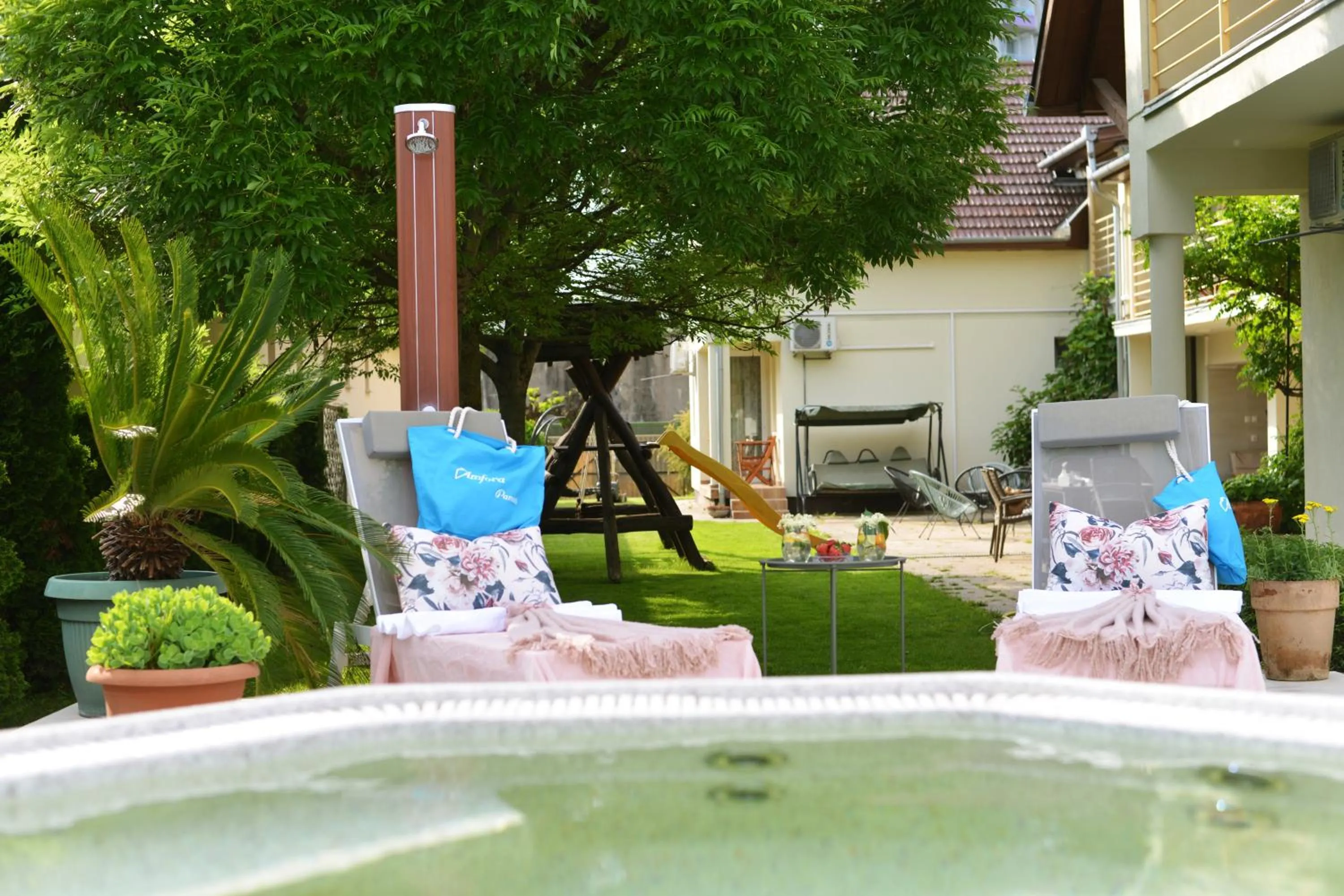 Garden in Amfora Panzió