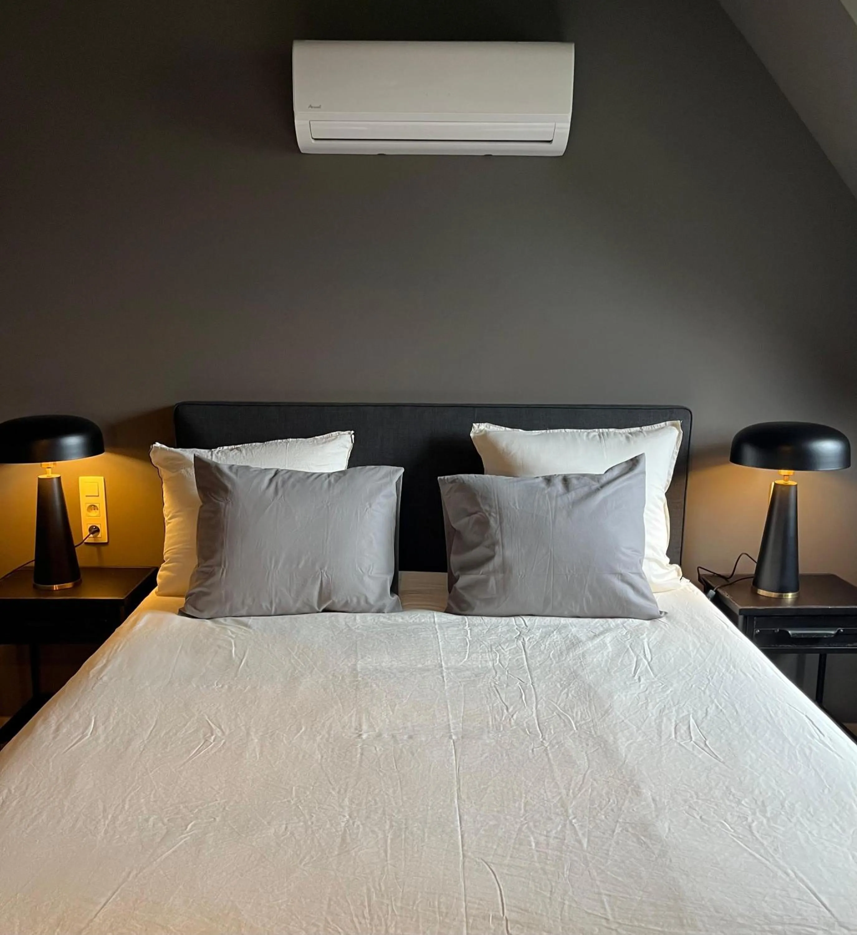 Bed in Hotel Saint Georges