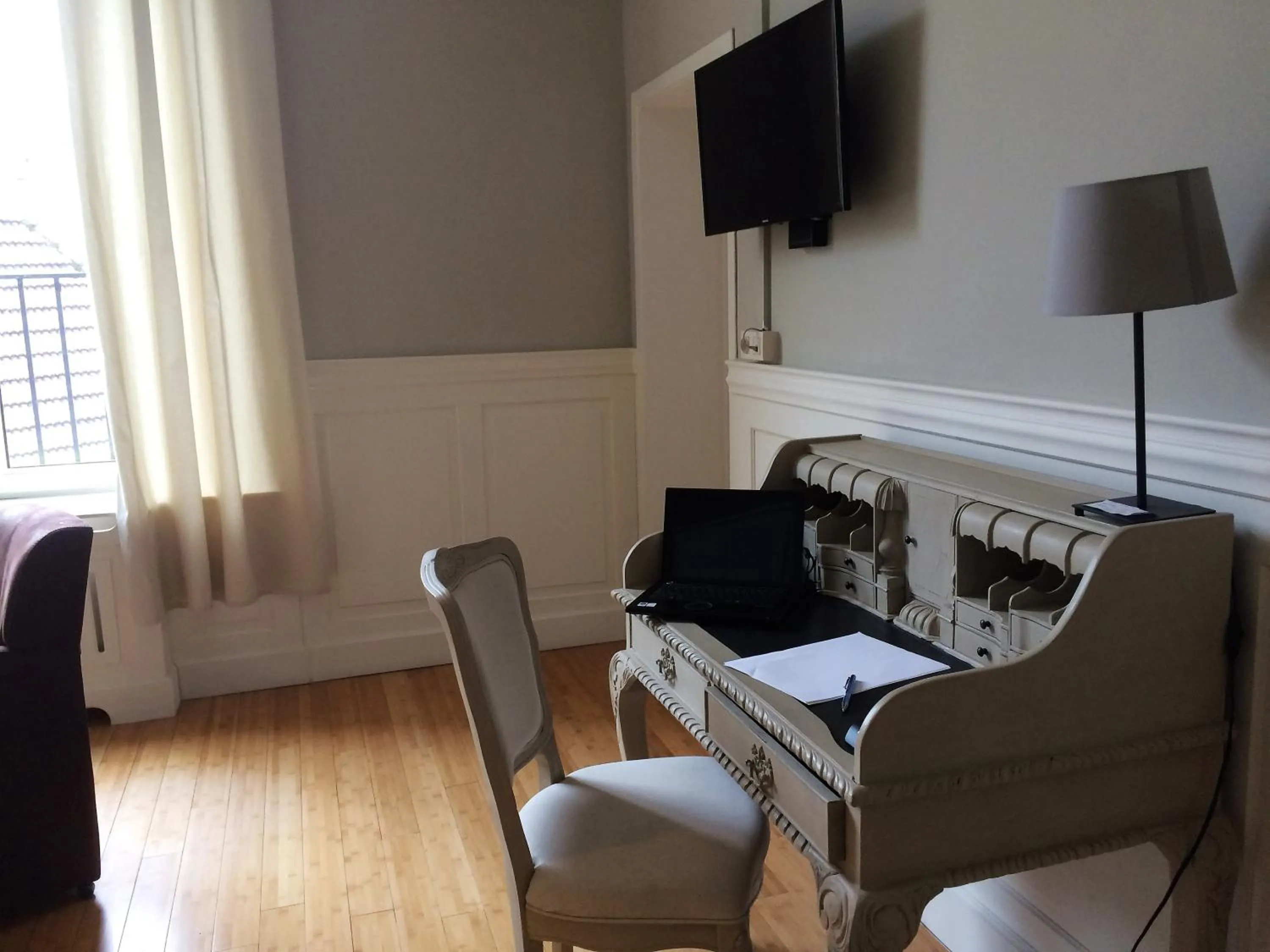 Library in Hotel Saint Georges