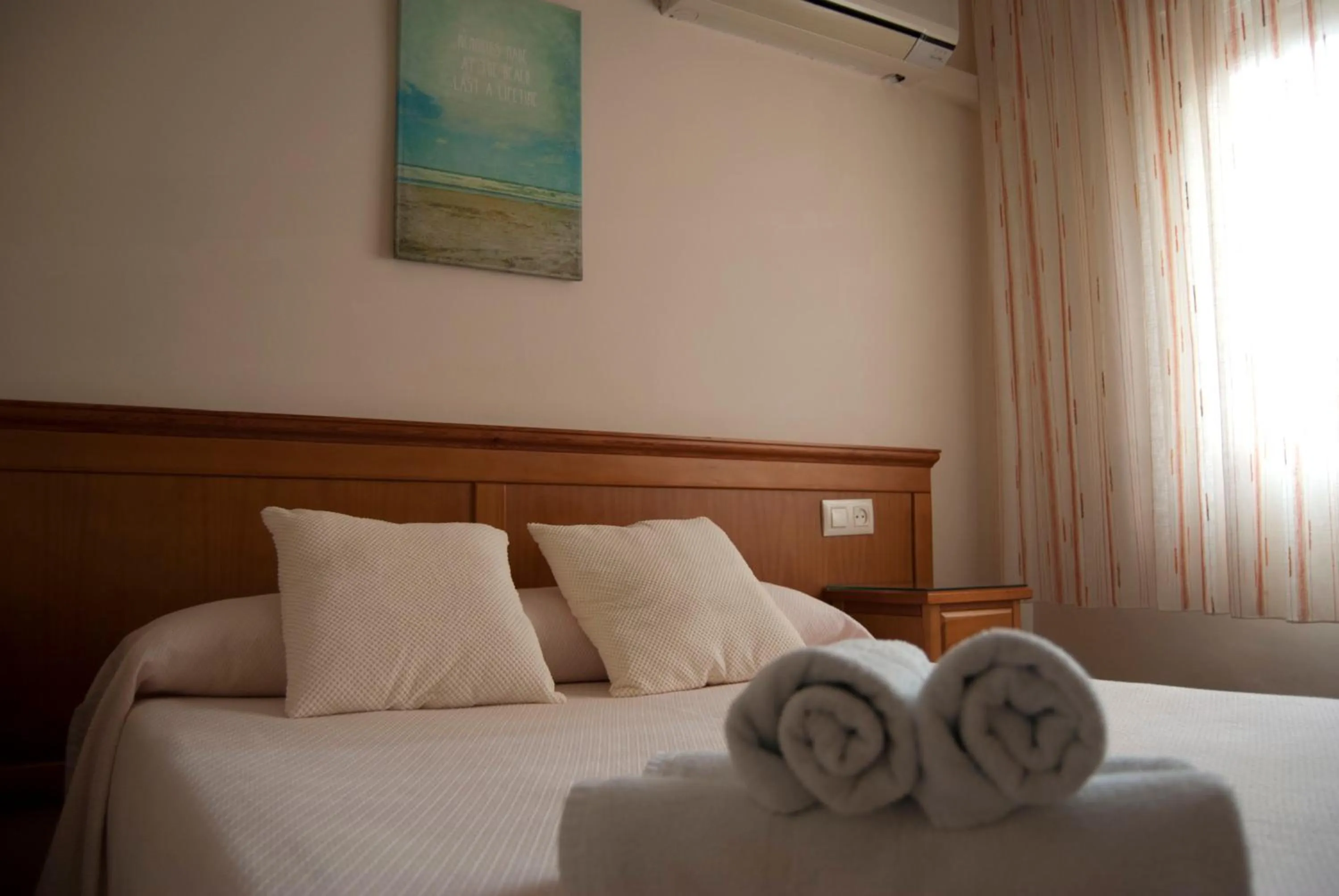 Bedroom, Bed in Hostal Maribel