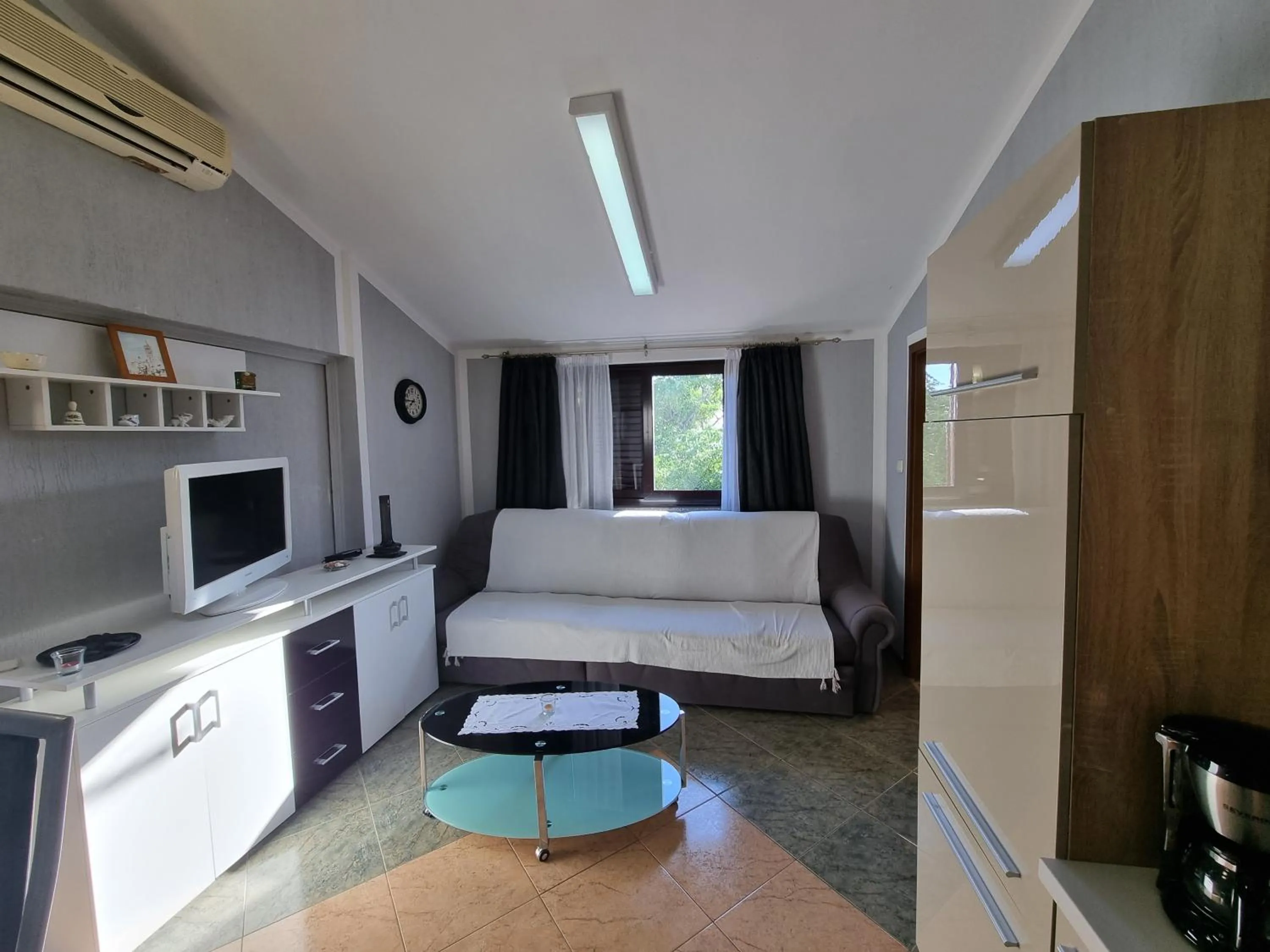 Living room, Bed in Apartment Grbac