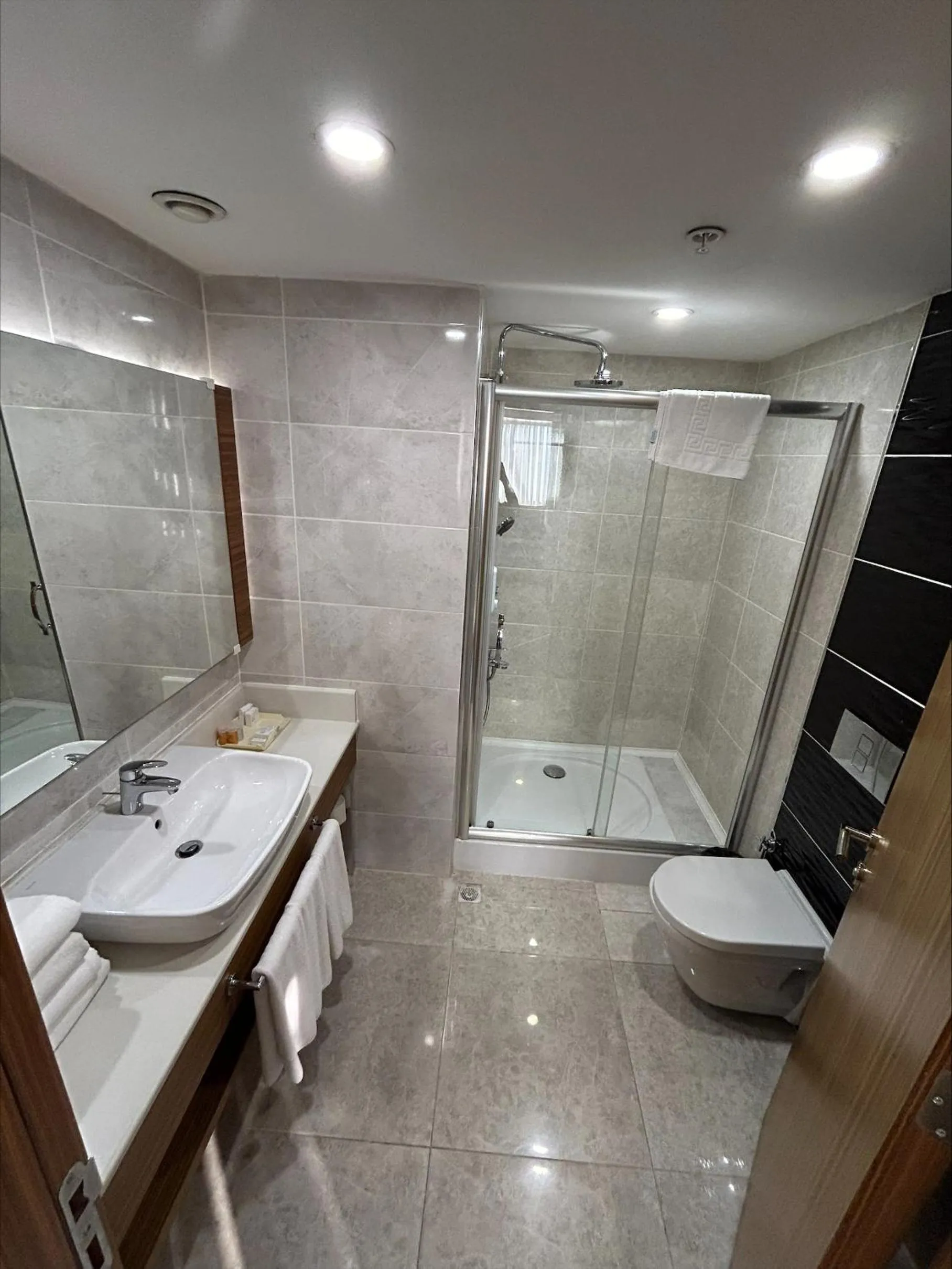 Bathroom in Grand Turkuaz Hotel