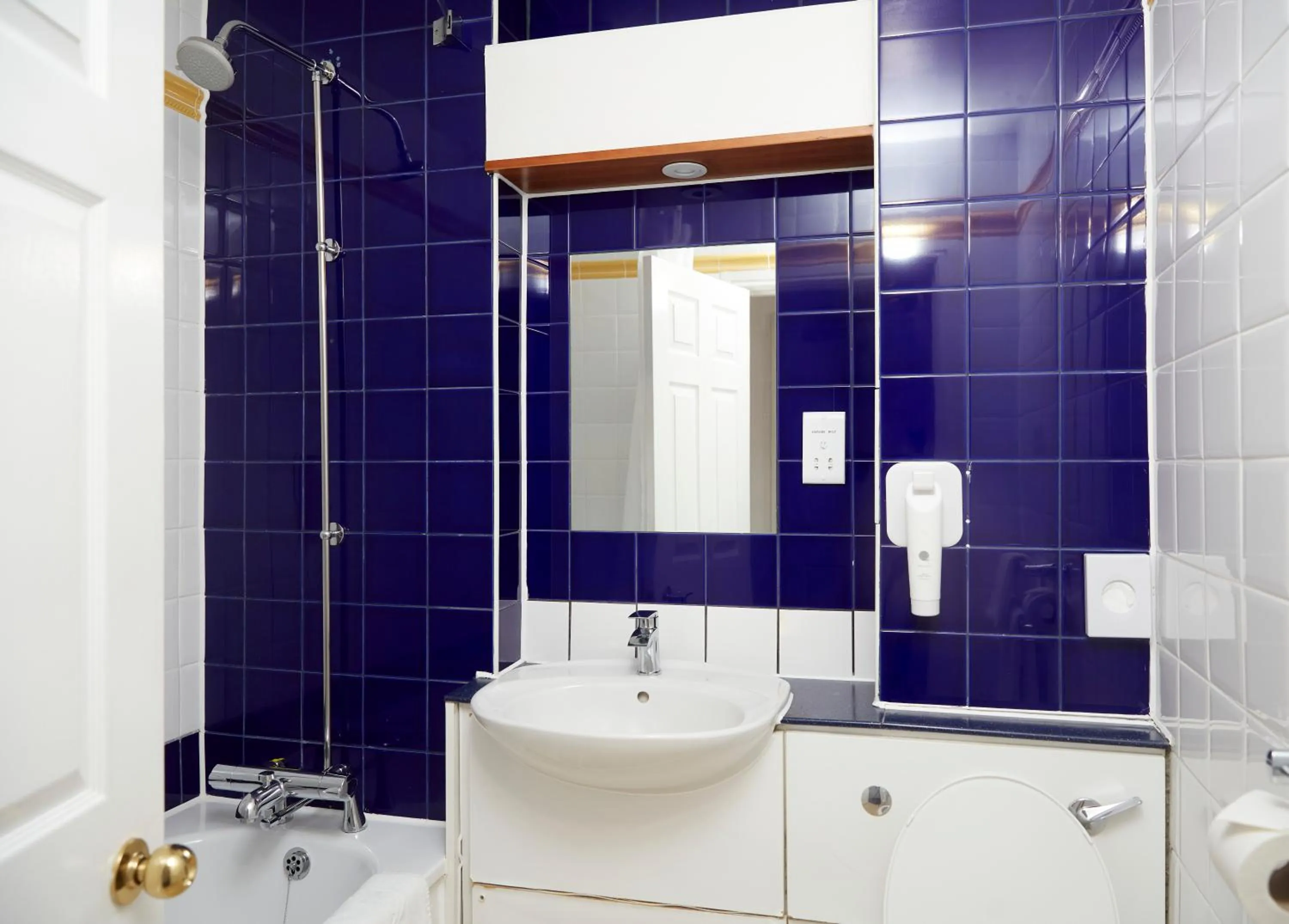 Wheatsheaf by Chef & Brewer Collection