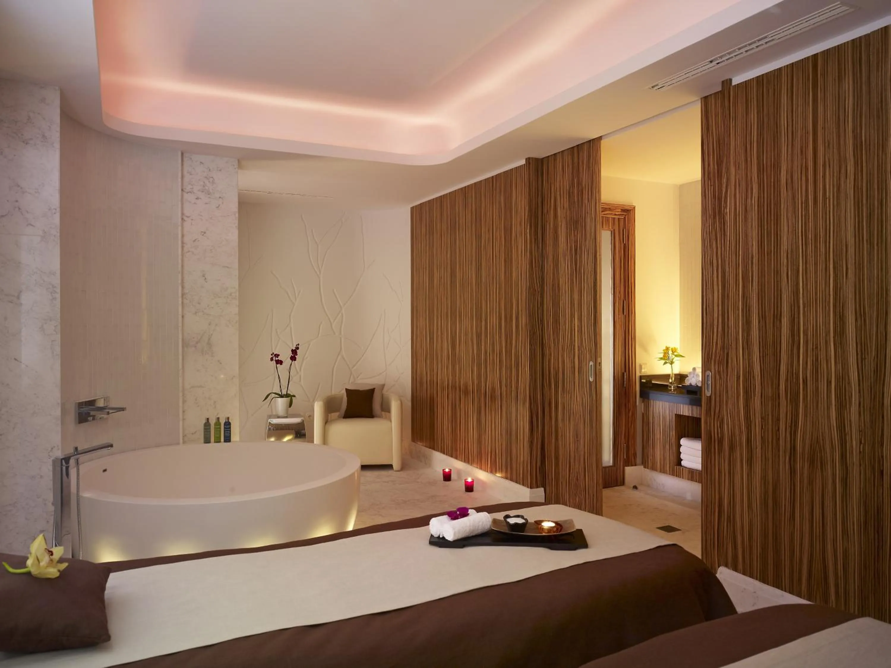 Spa and wellness centre/facilities, Bed in Hyatt Regency Thessaloniki