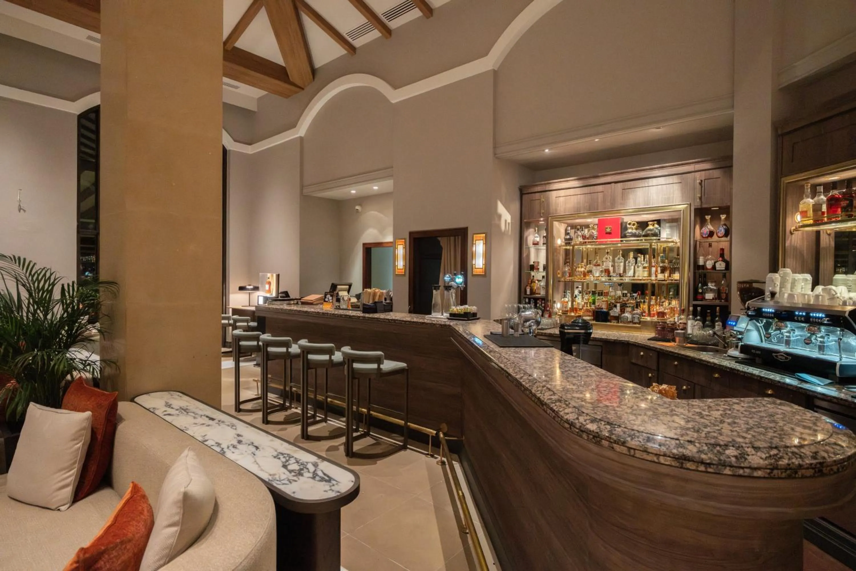 Lounge or bar in Hyatt Regency Thessaloniki