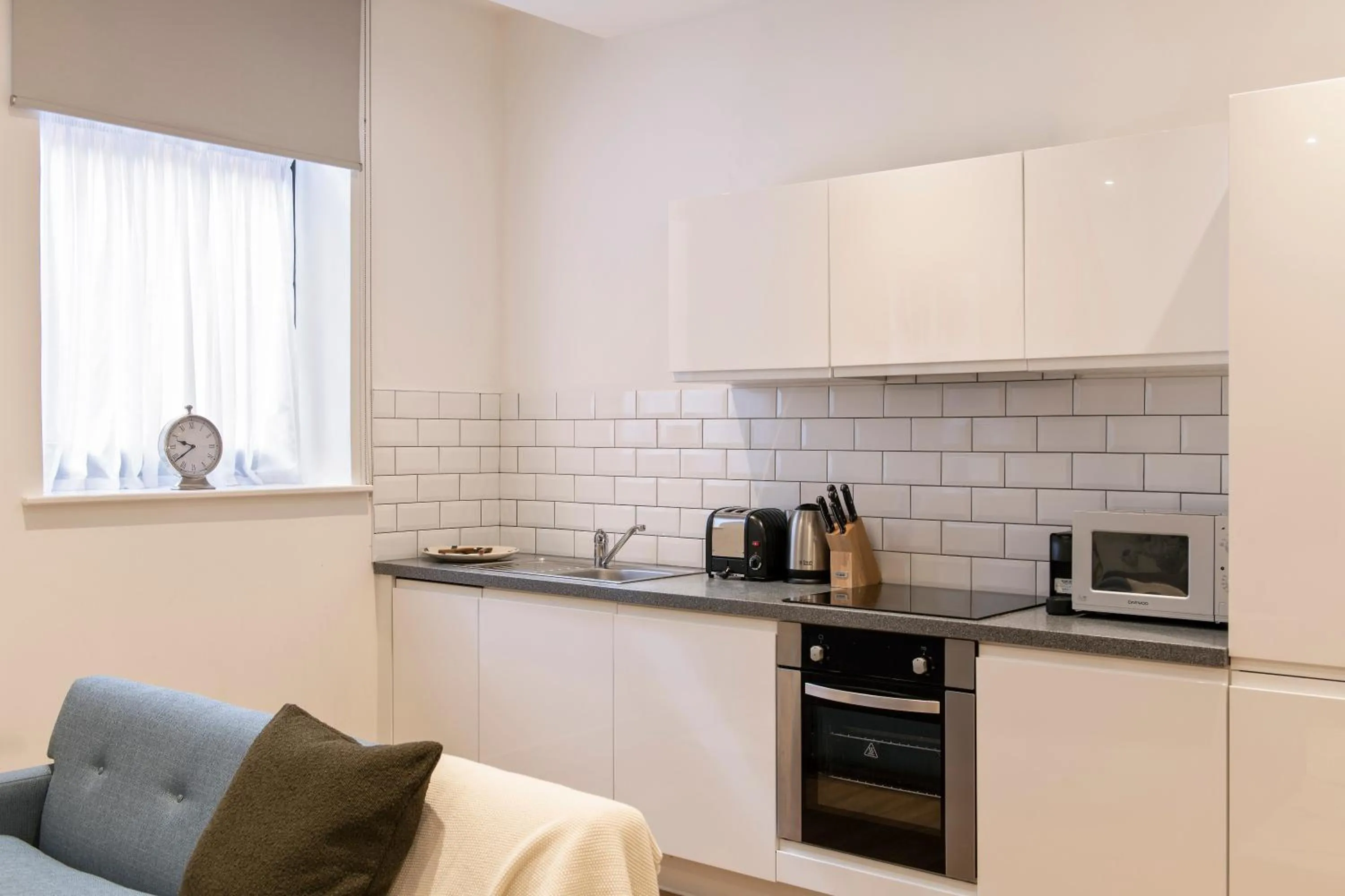Kitchen or kitchenette in Cove Minshull Street