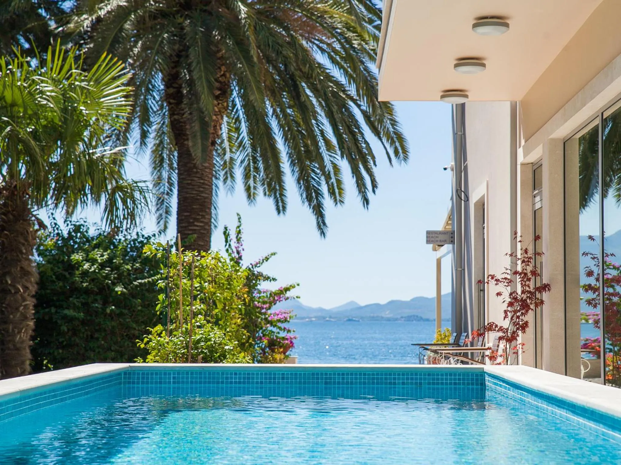 Swimming pool in Hotel Casa del Mare - Blanche