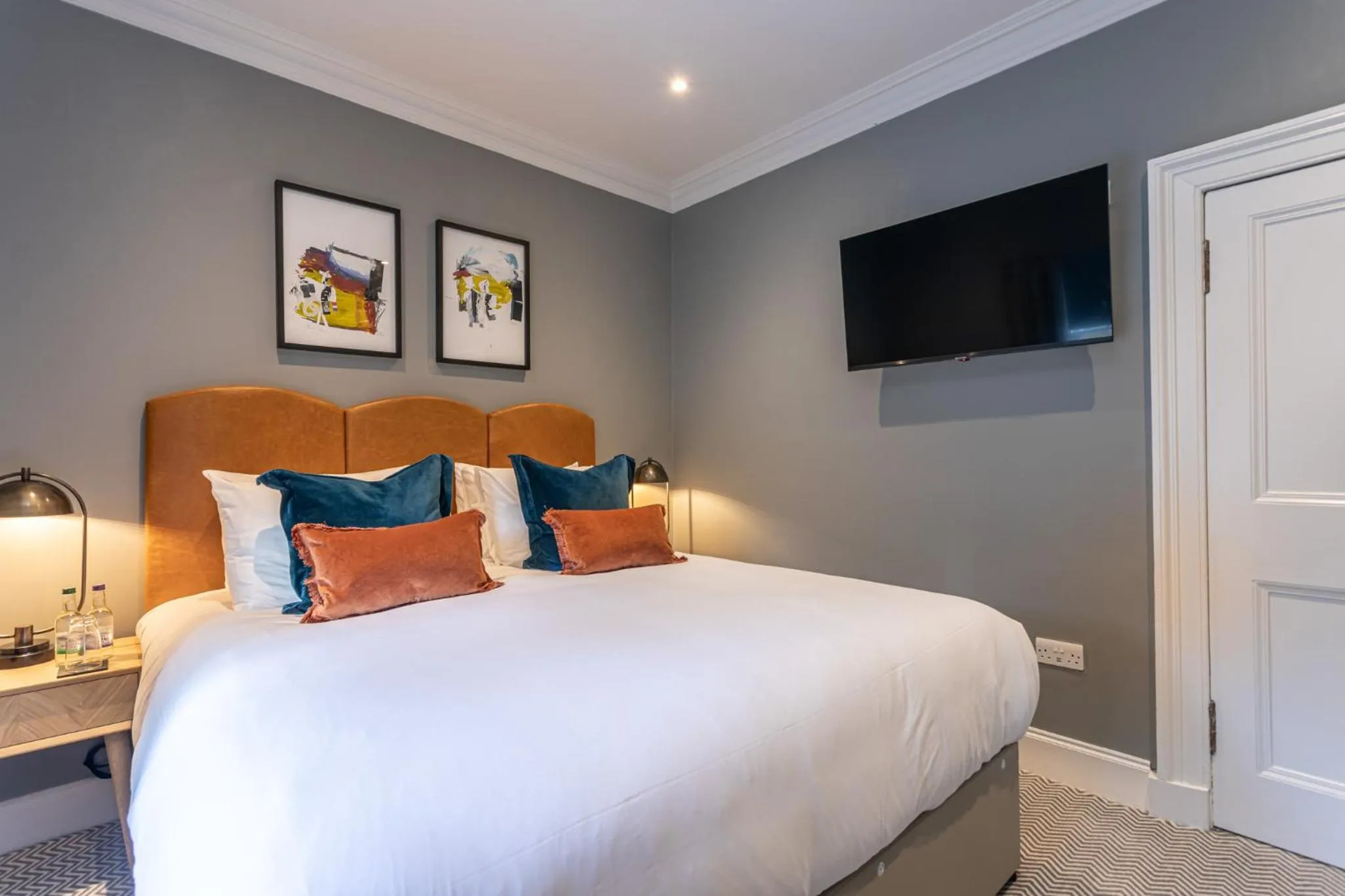 Bedroom, Bed in The Scott