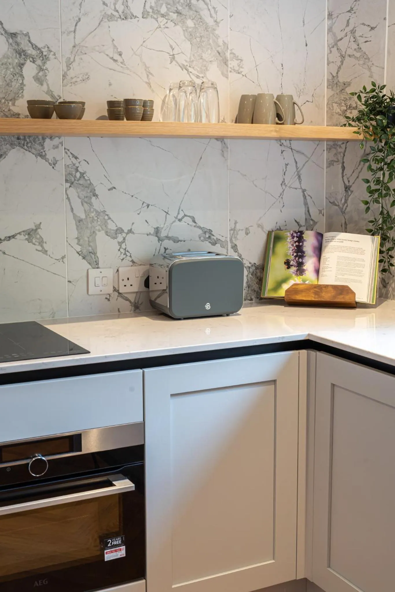 Kitchen or kitchenette in The Scott