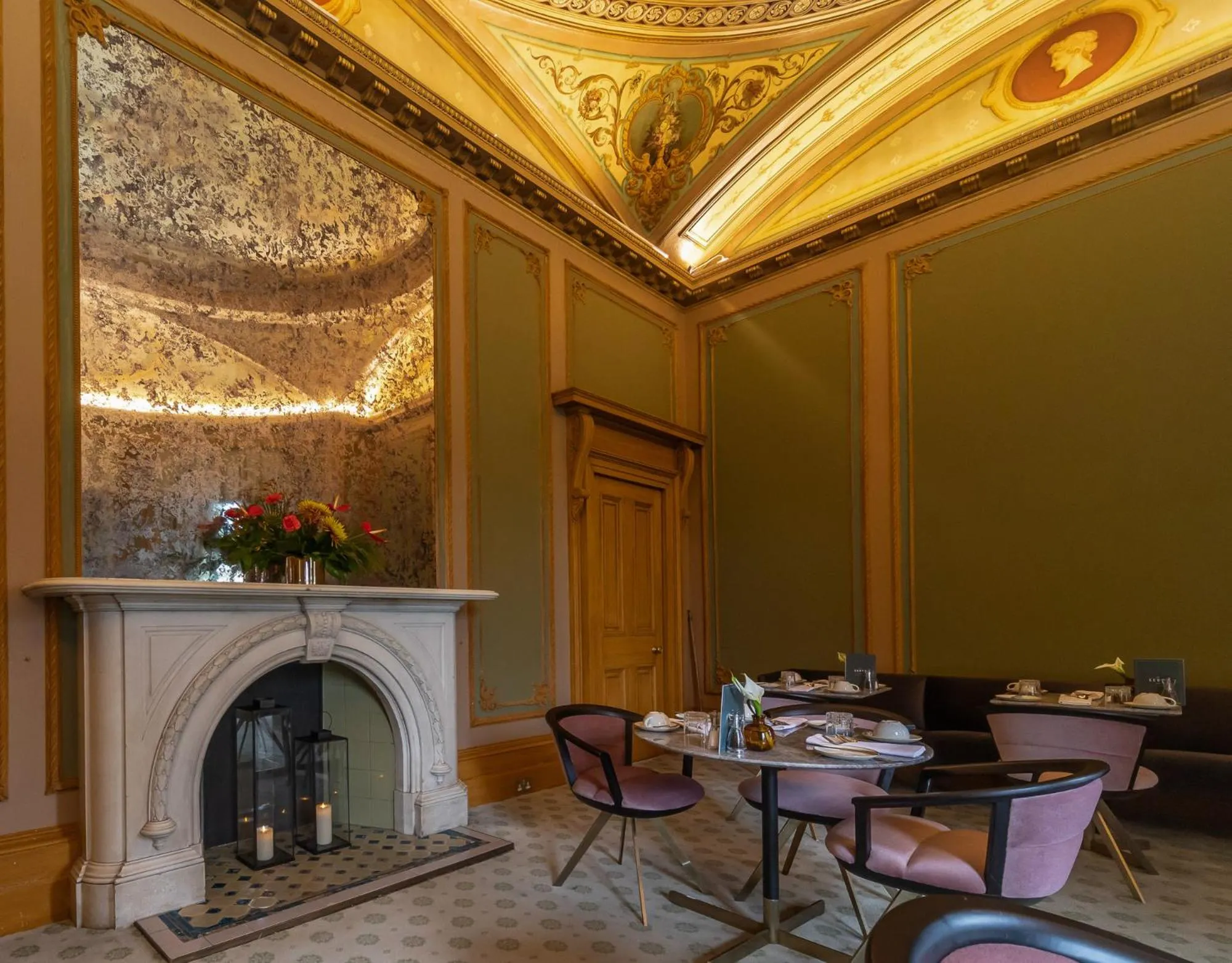 Restaurant/places to eat in The Scott