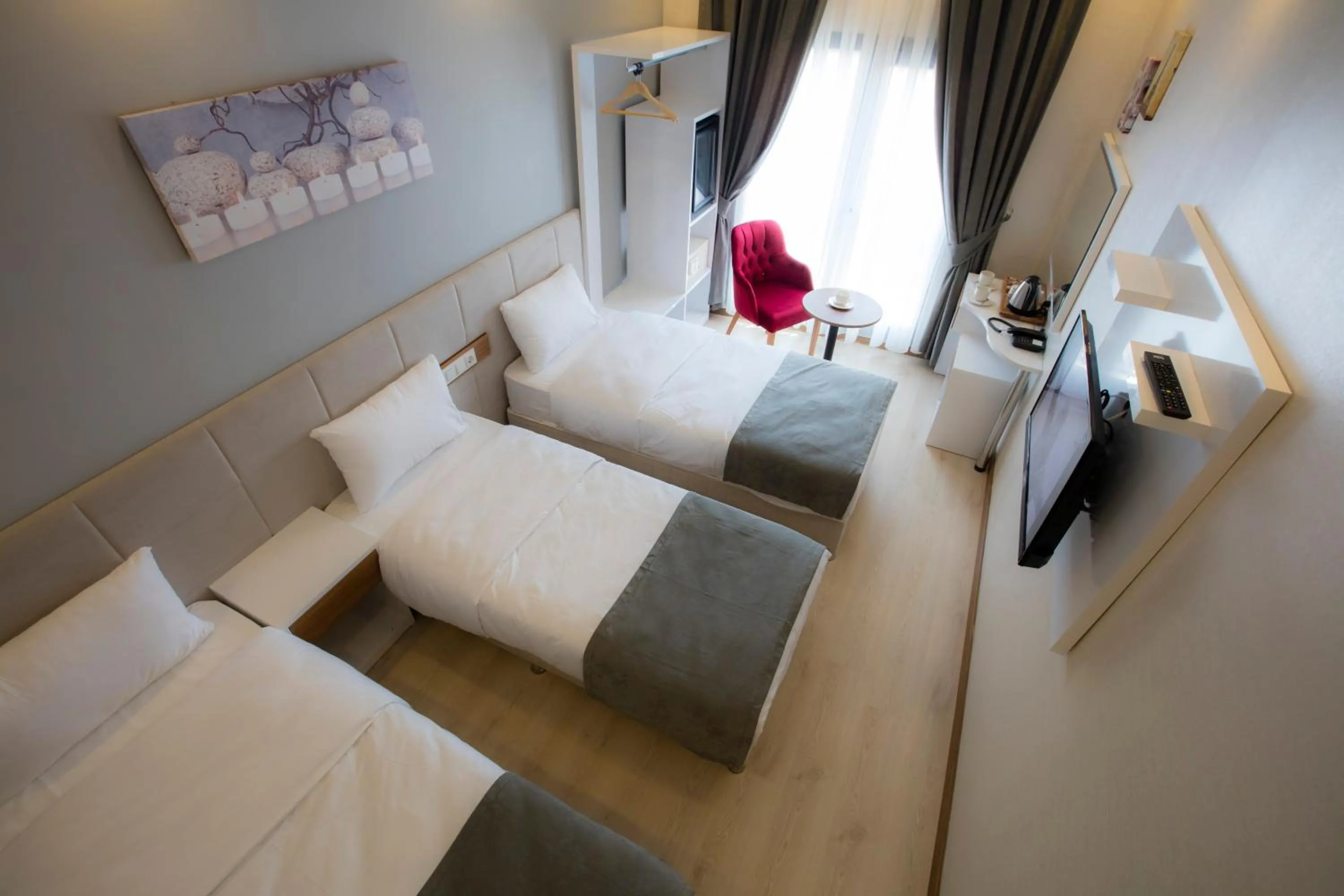 Photo of the whole room, Bed in Royal İnci Hotel