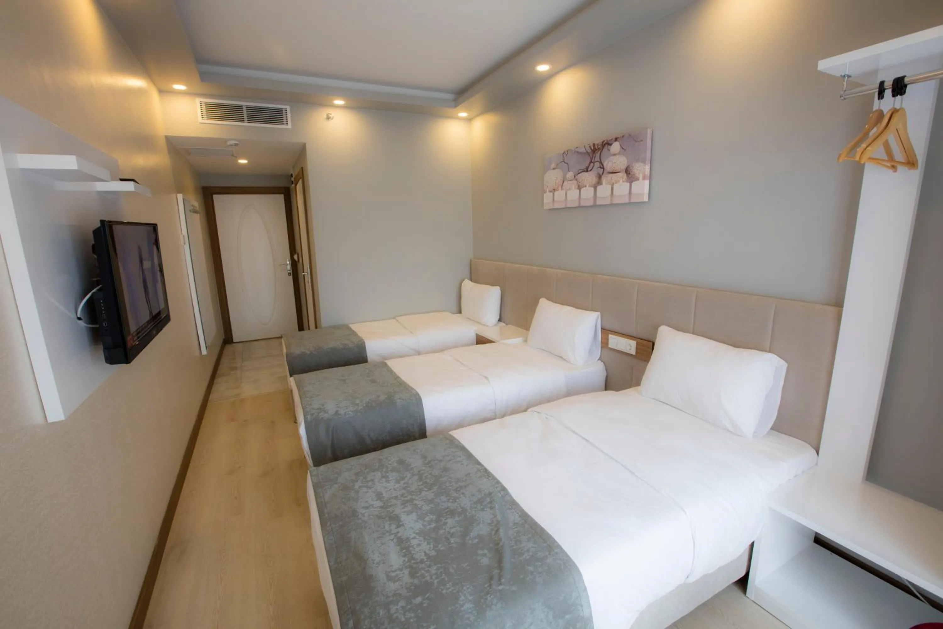 Photo of the whole room, Bed in Royal İnci Hotel