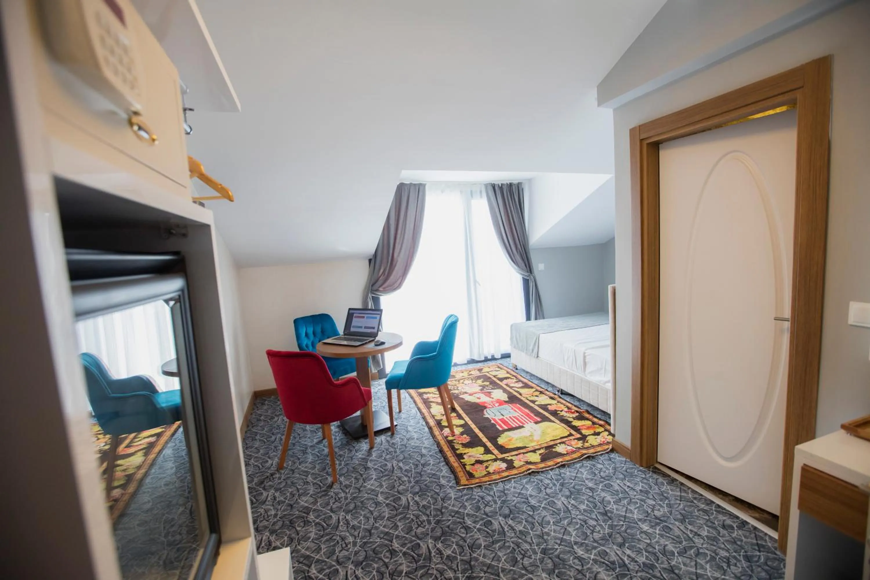 Photo of the whole room, Bed in Royal İnci Hotel