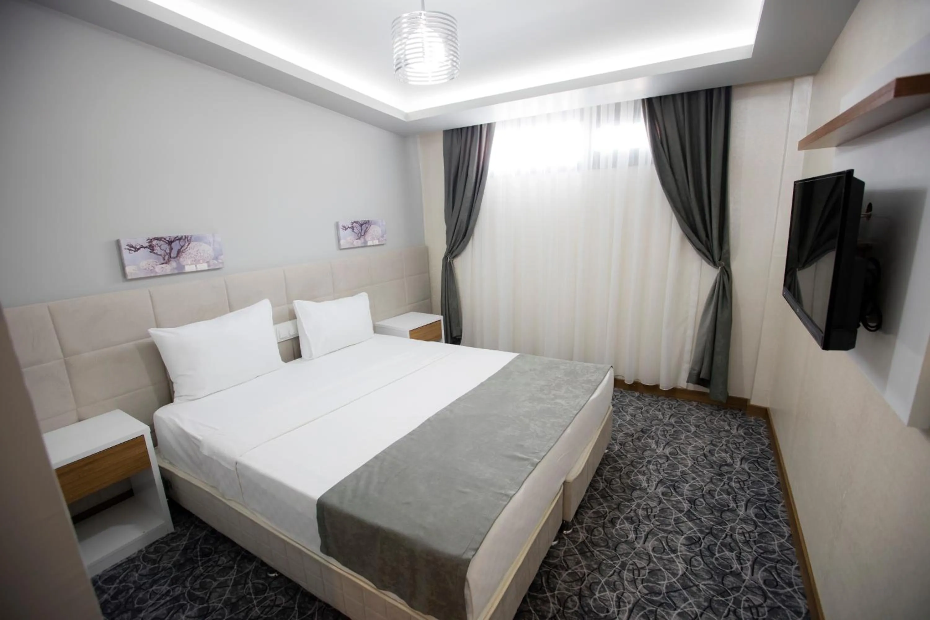 Photo of the whole room, Bed in Royal İnci Hotel