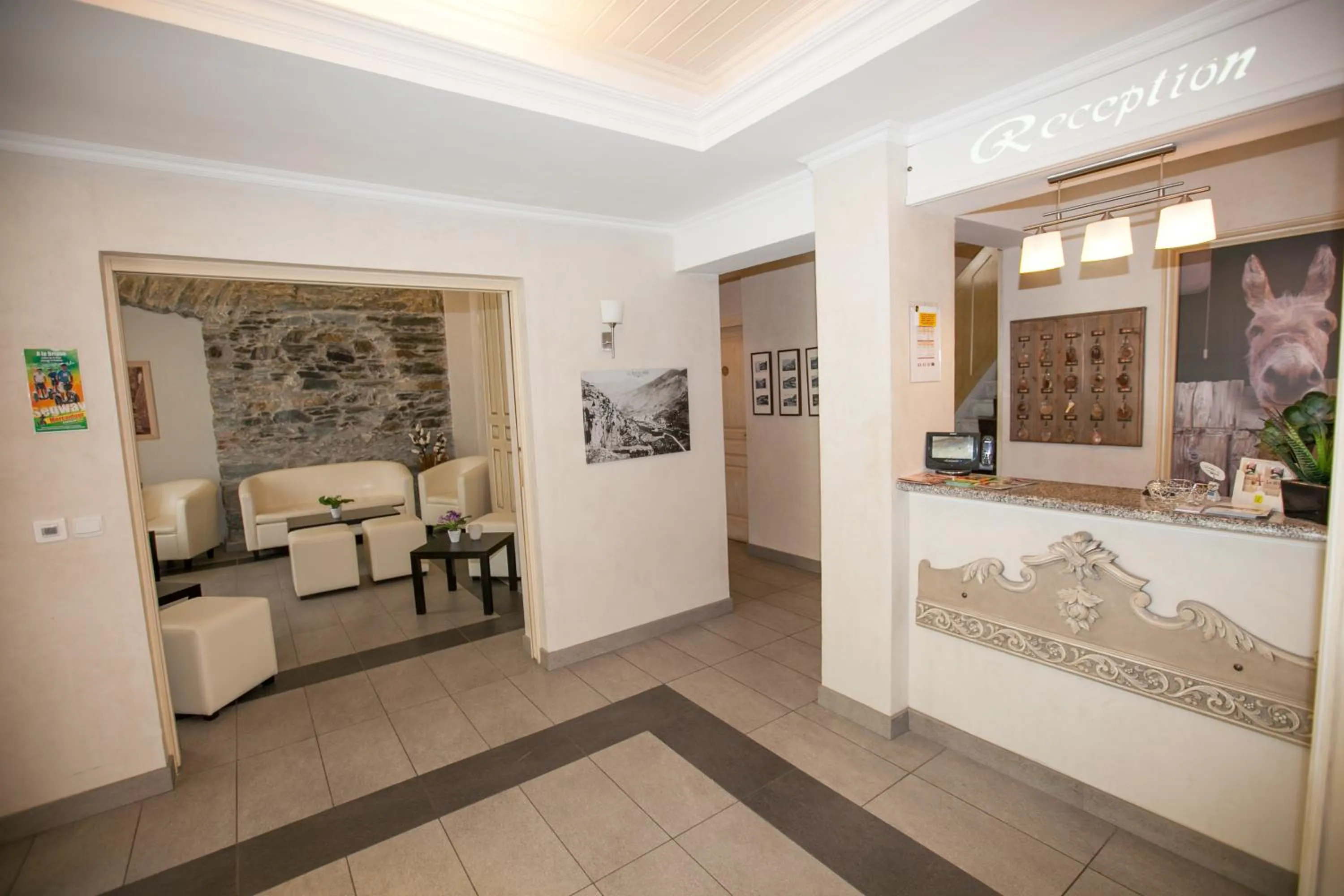 Lobby or reception in Le Mirval
