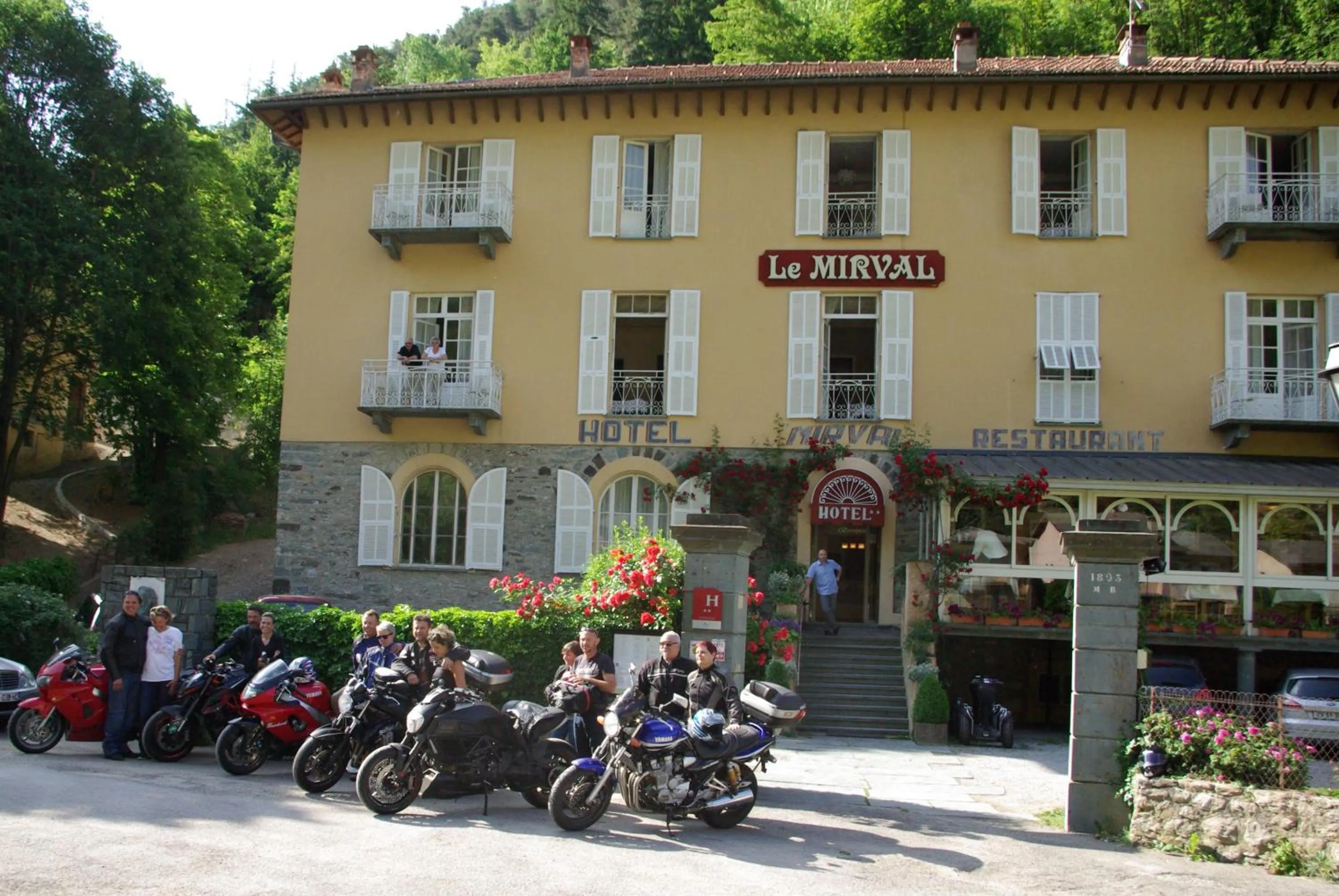 group of guests in Le Mirval