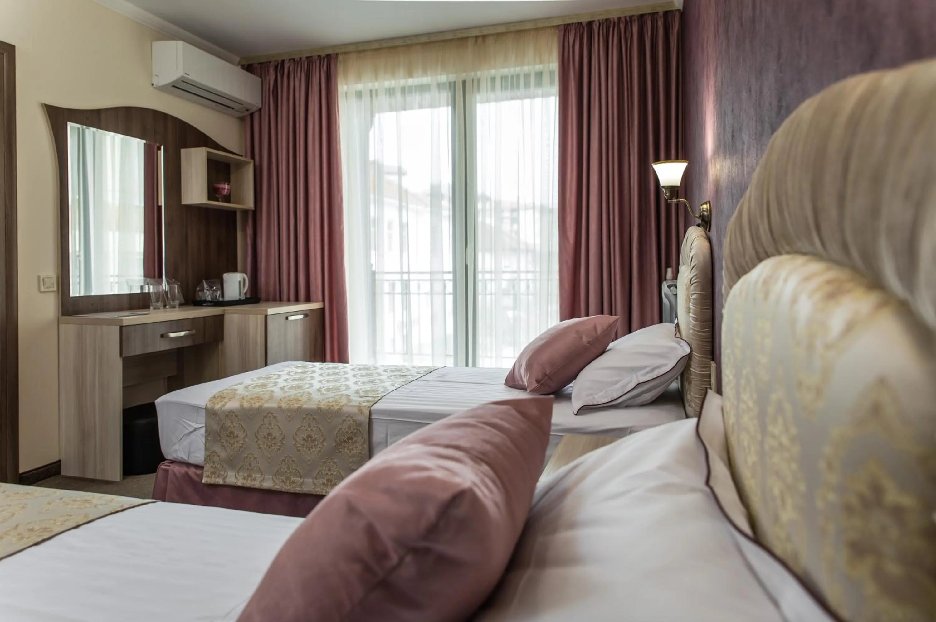 Balcony/Terrace, Bed in Emmar Zlatograd